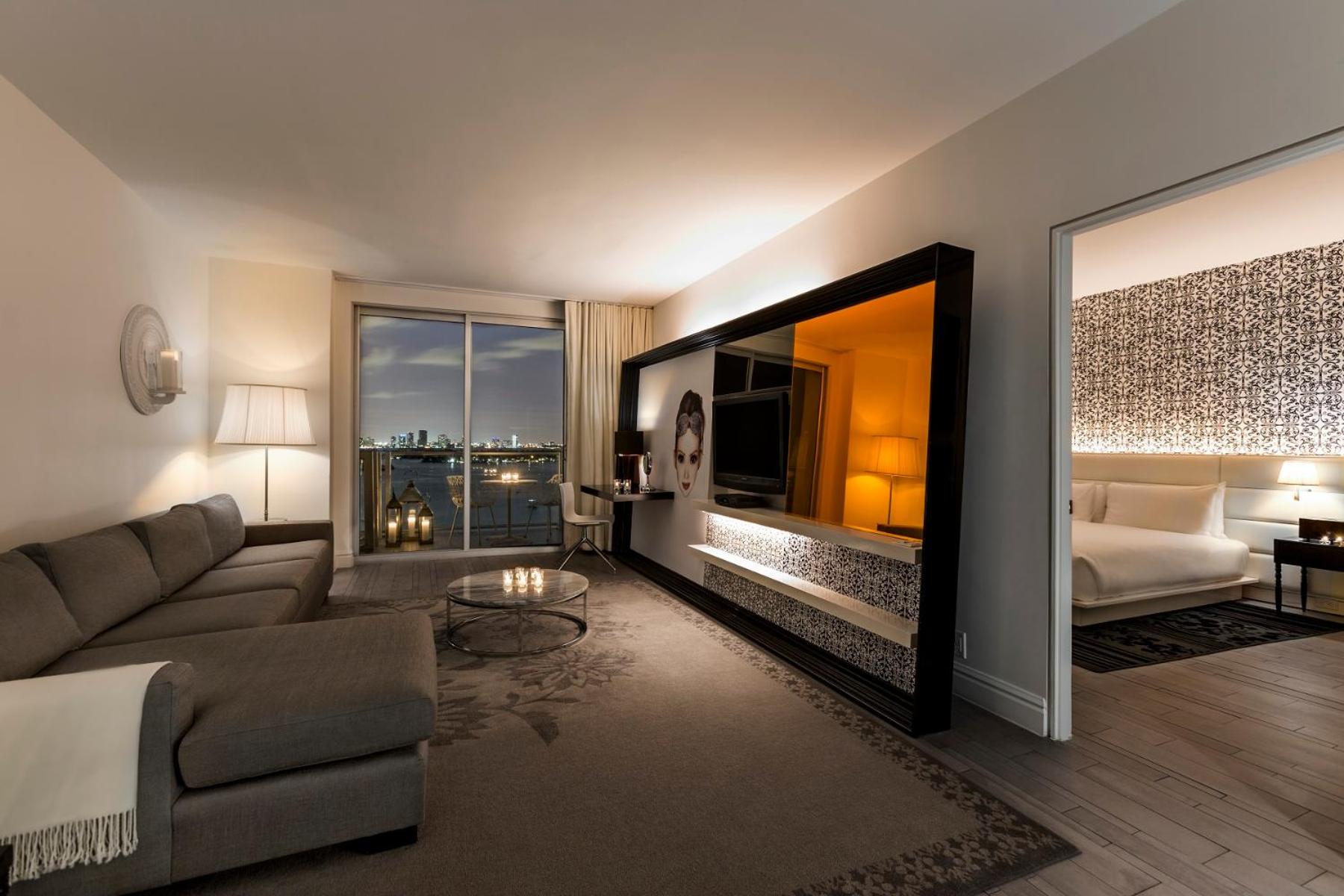 Bayview One Bedroom Suite with Balcony - Photo 8