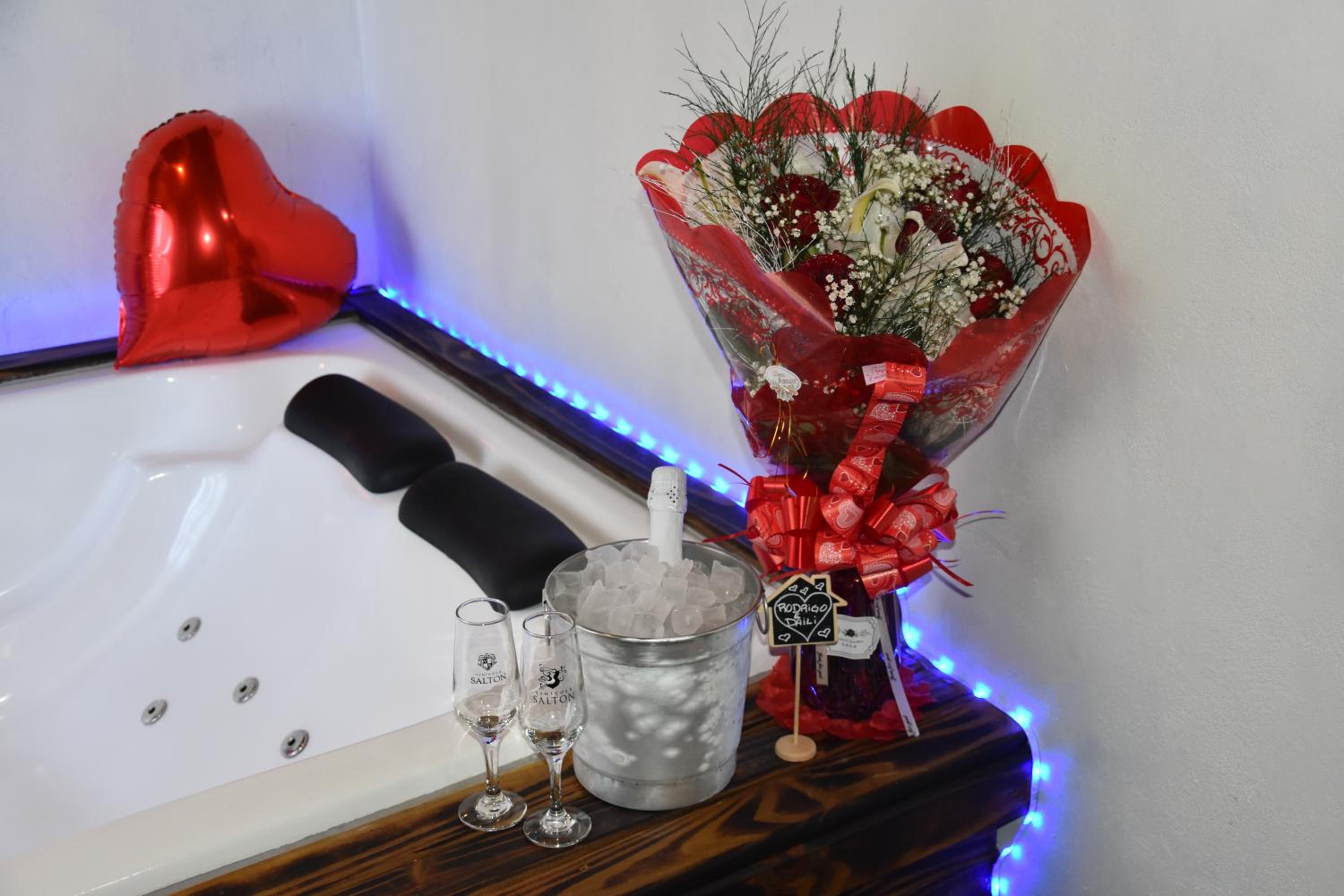Double Room with Spa Bath - Photo 41