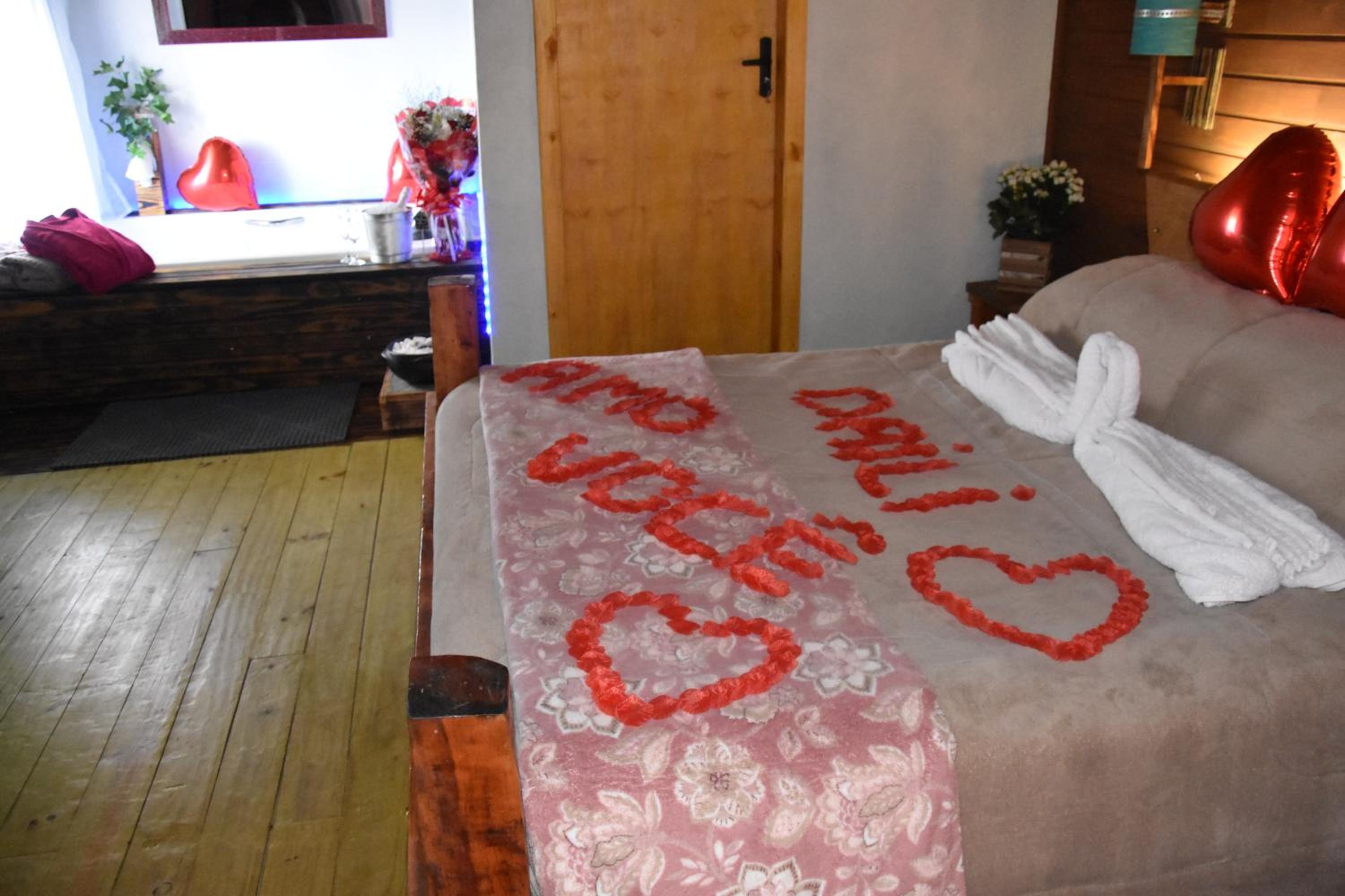 Double Room with Spa Bath - Photo 16
