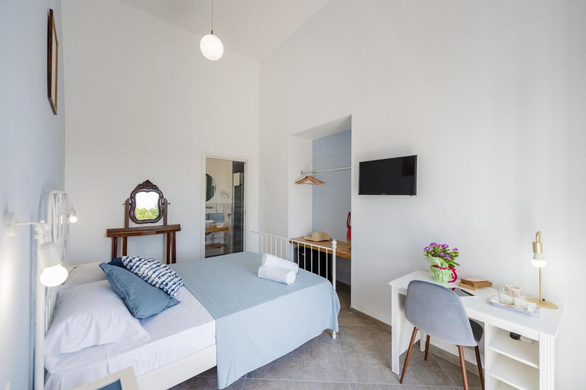 Double Room with Balcony and Sea View photo 3