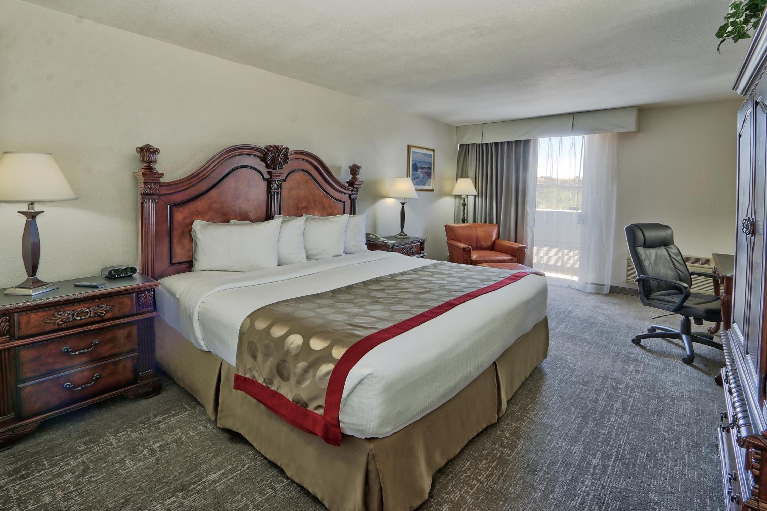 Two-Bedroom King Suite - Non-Smoking photo 3