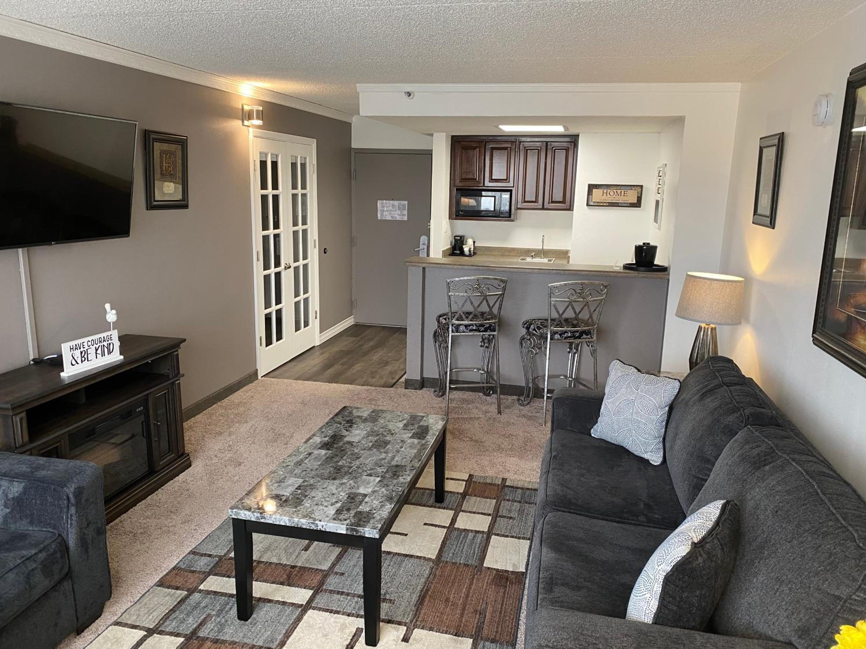 Two-Bedroom Suite with Two Double Beds - Non-Smoking photo 3