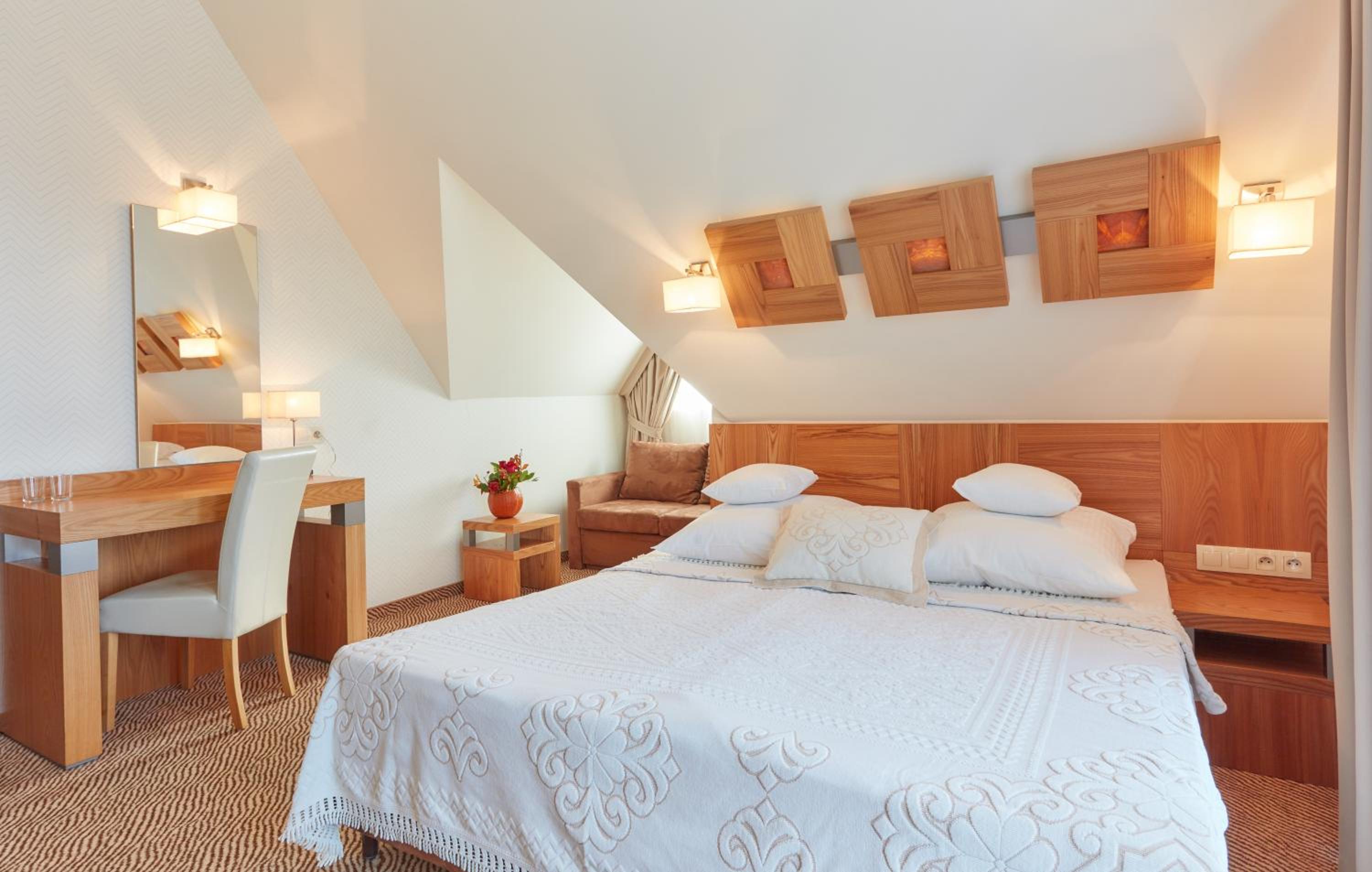 Double Room with Mountain View - Photo 6