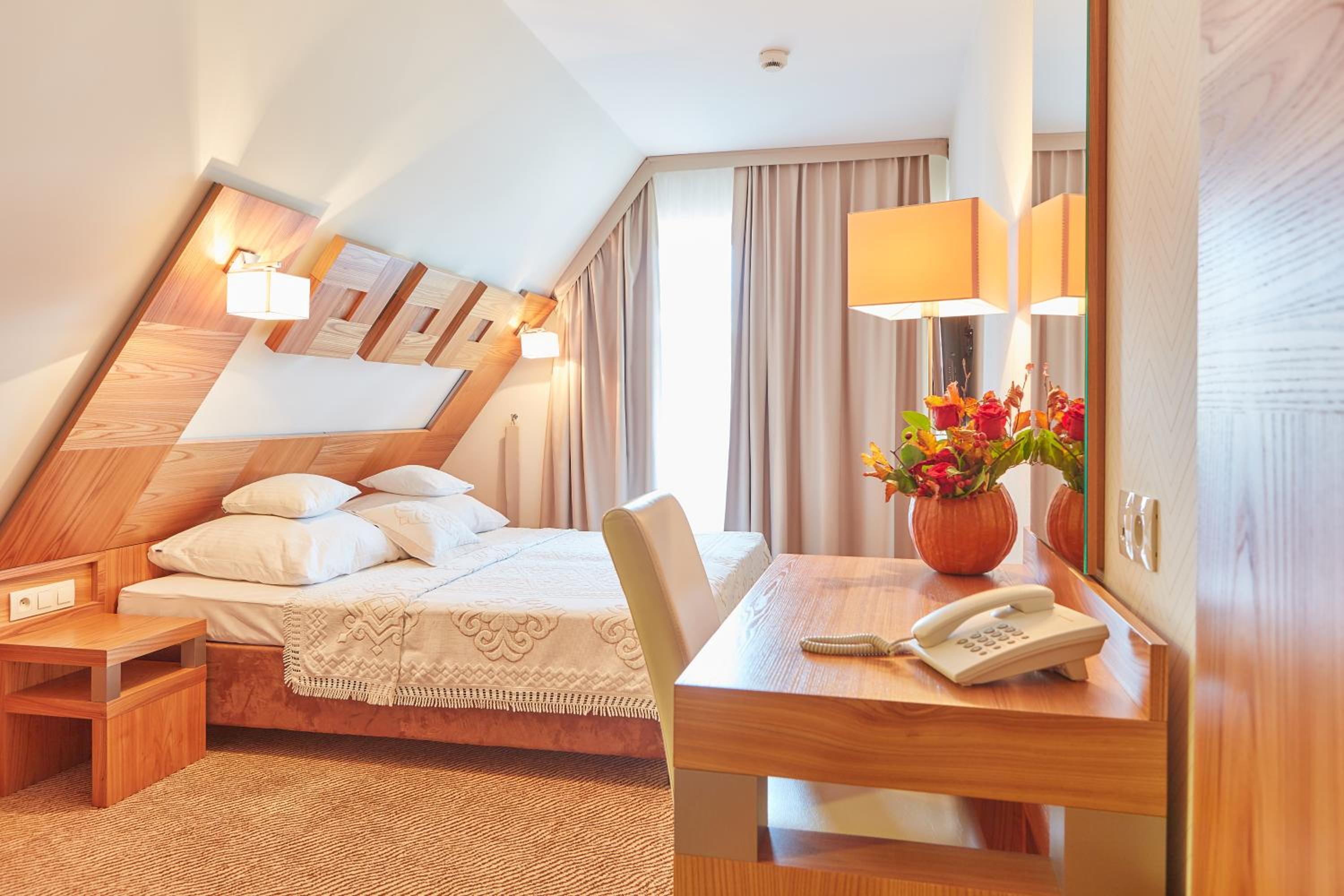 Double Room with Mountain View - Photo 1