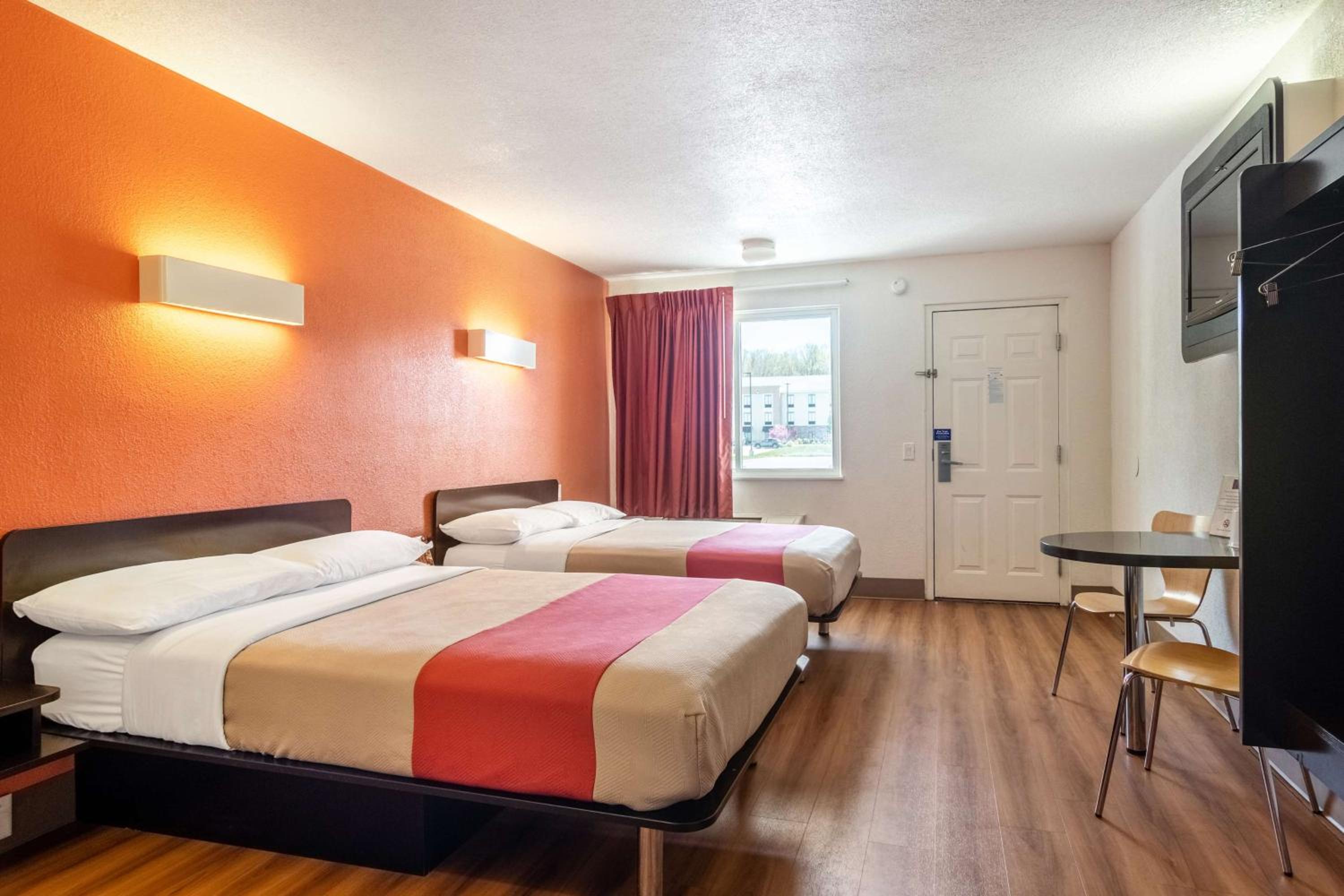 Quadruple Room - Disability Access - Roll in Shower