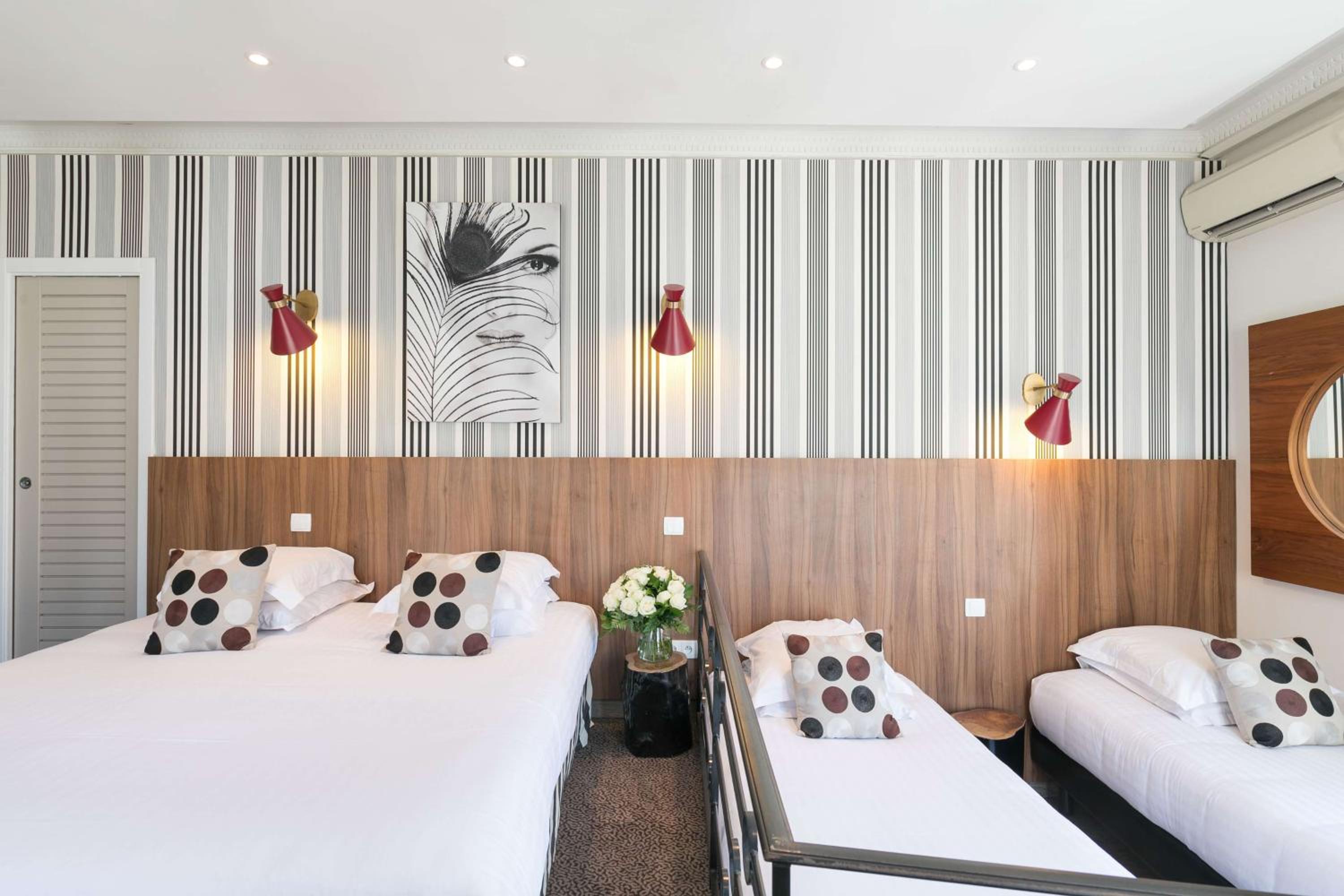 Prestige Room - Photo 16