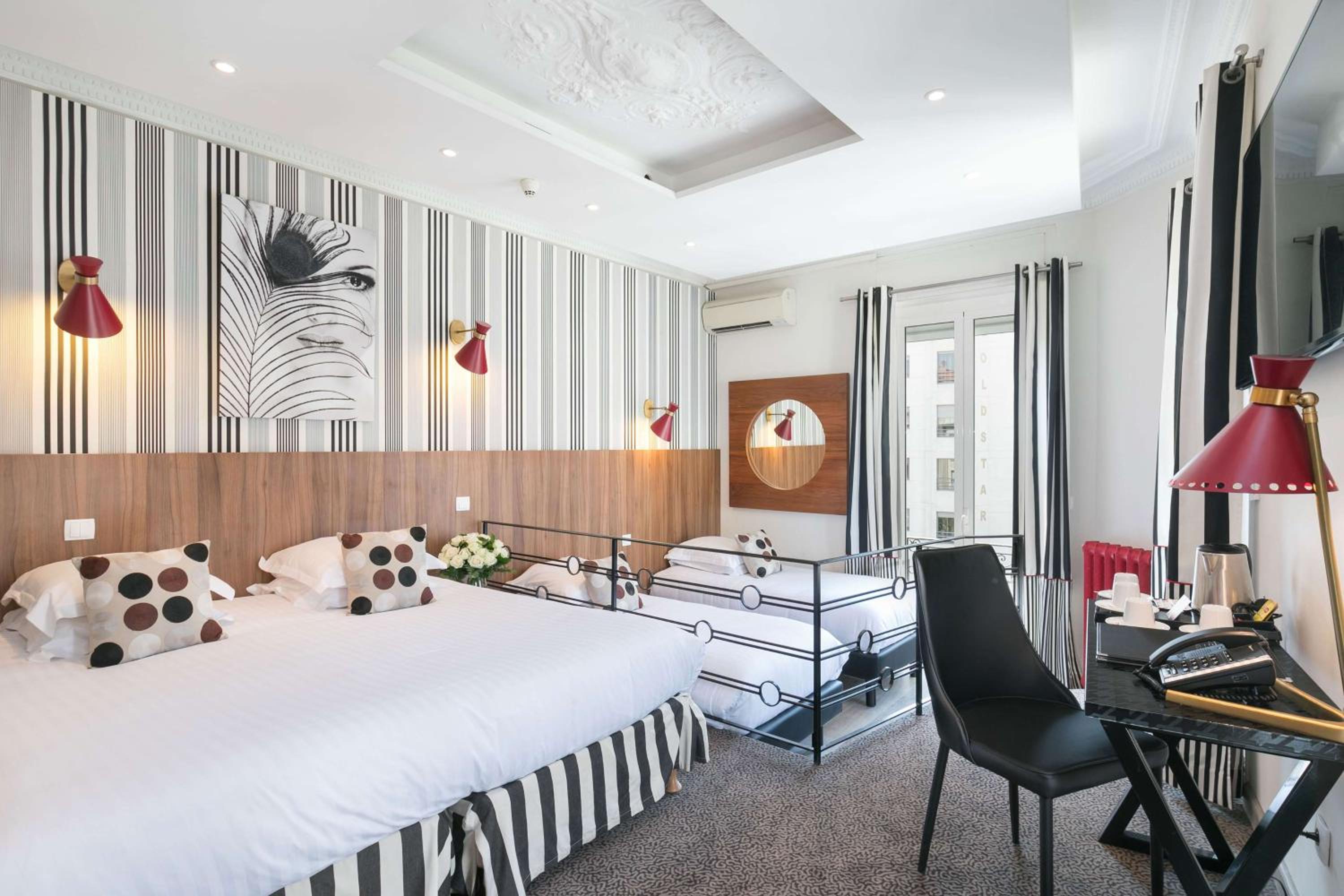 Prestige Room - Photo 14