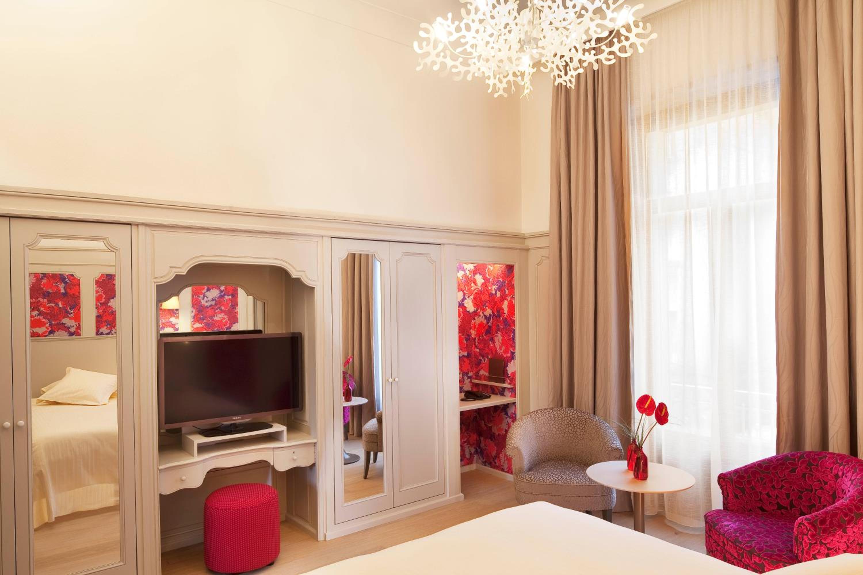 Executive Room Double or Twin photo 3