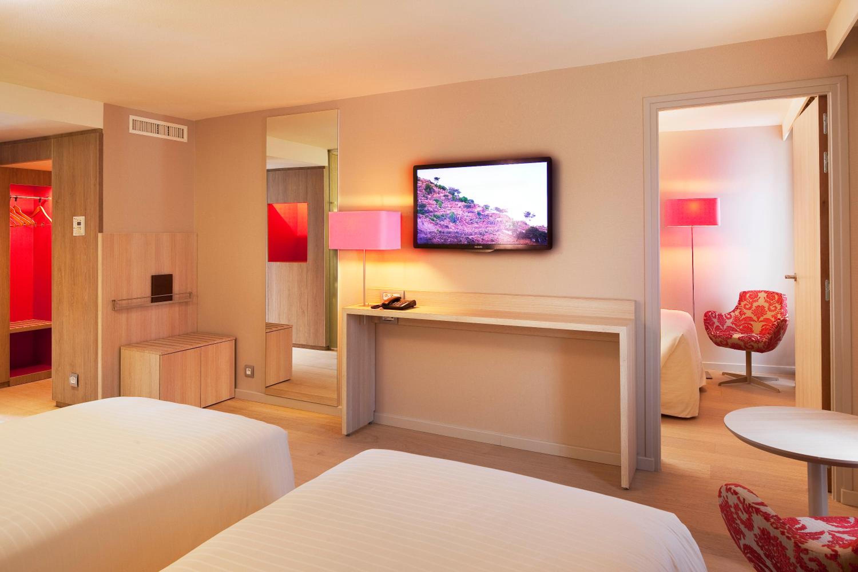Deluxe Room Double or Twin  photo 3