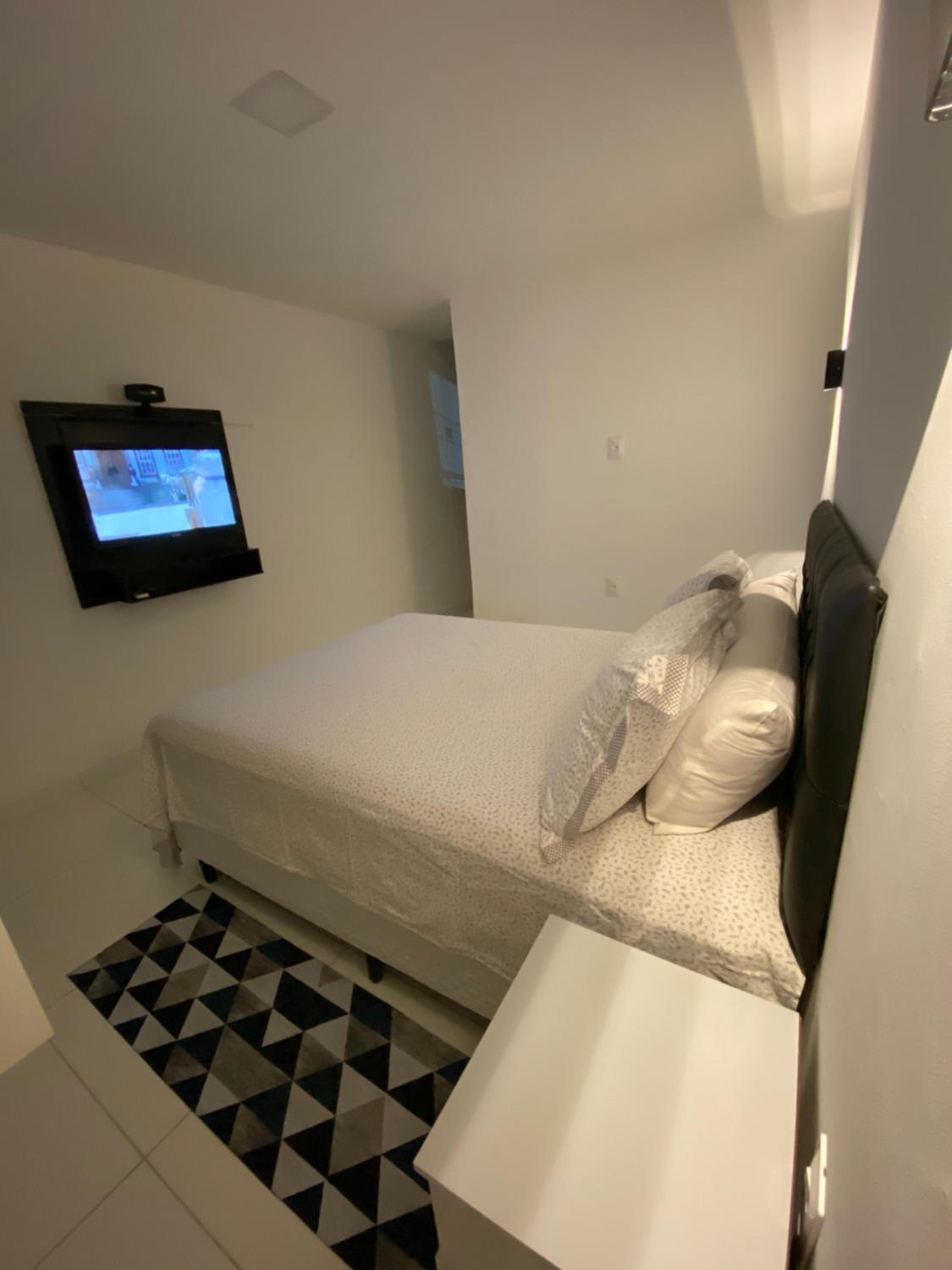 One-Bedroom Apartment - Photo 13
