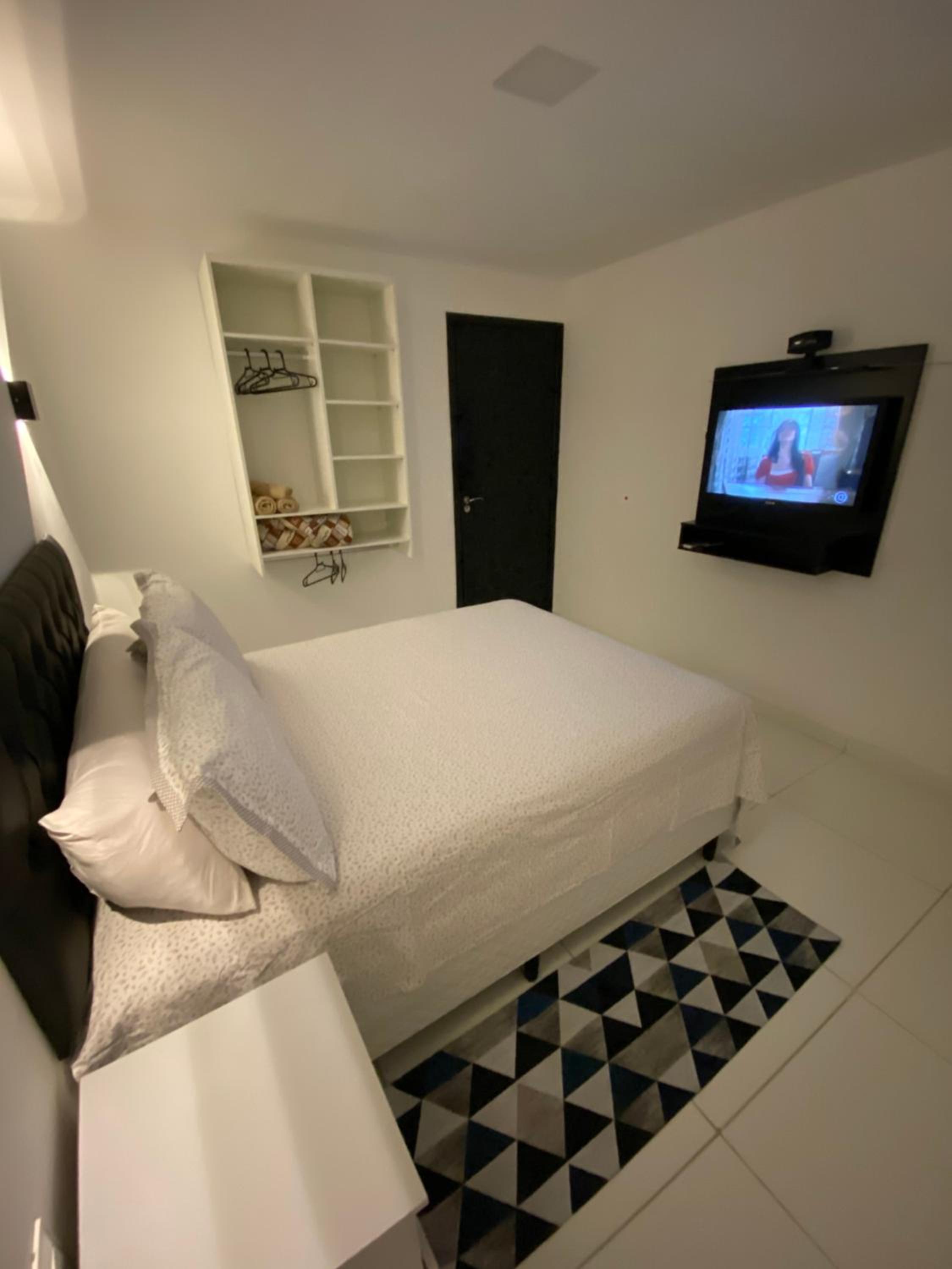 One-Bedroom Apartment - Photo 14