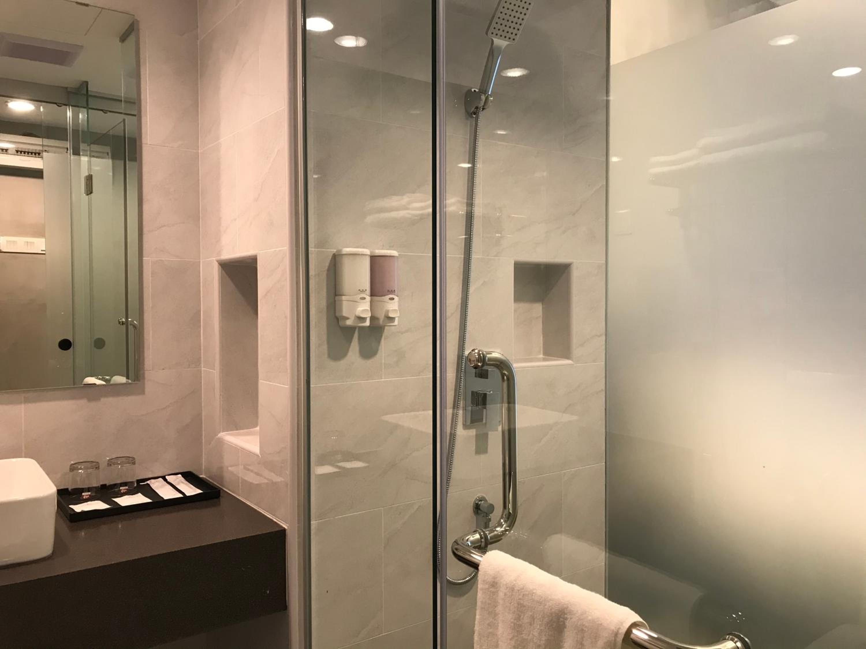 Deluxe King Room - Photo 1
