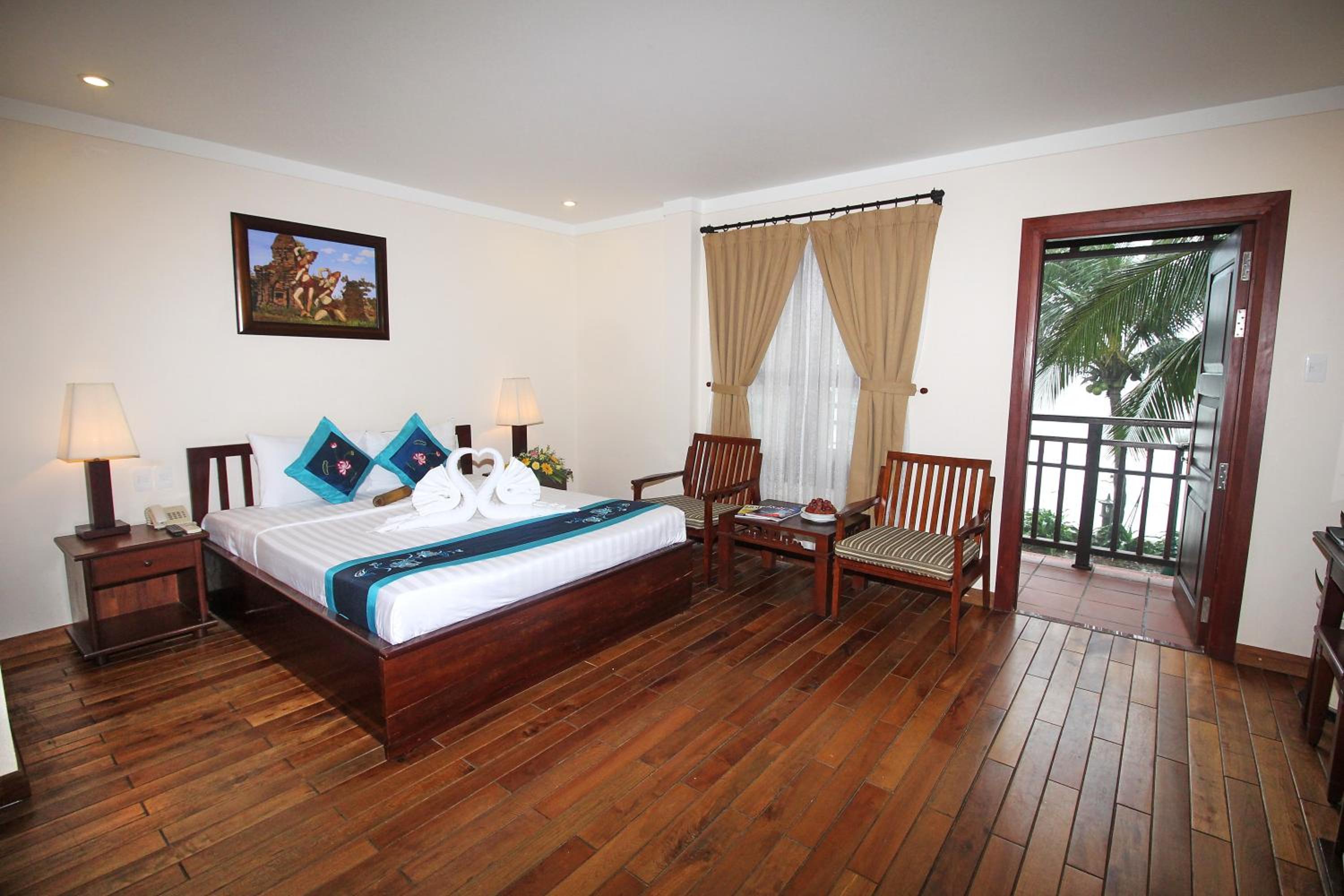 Deluxe Double Room with Sea View - Photo 3