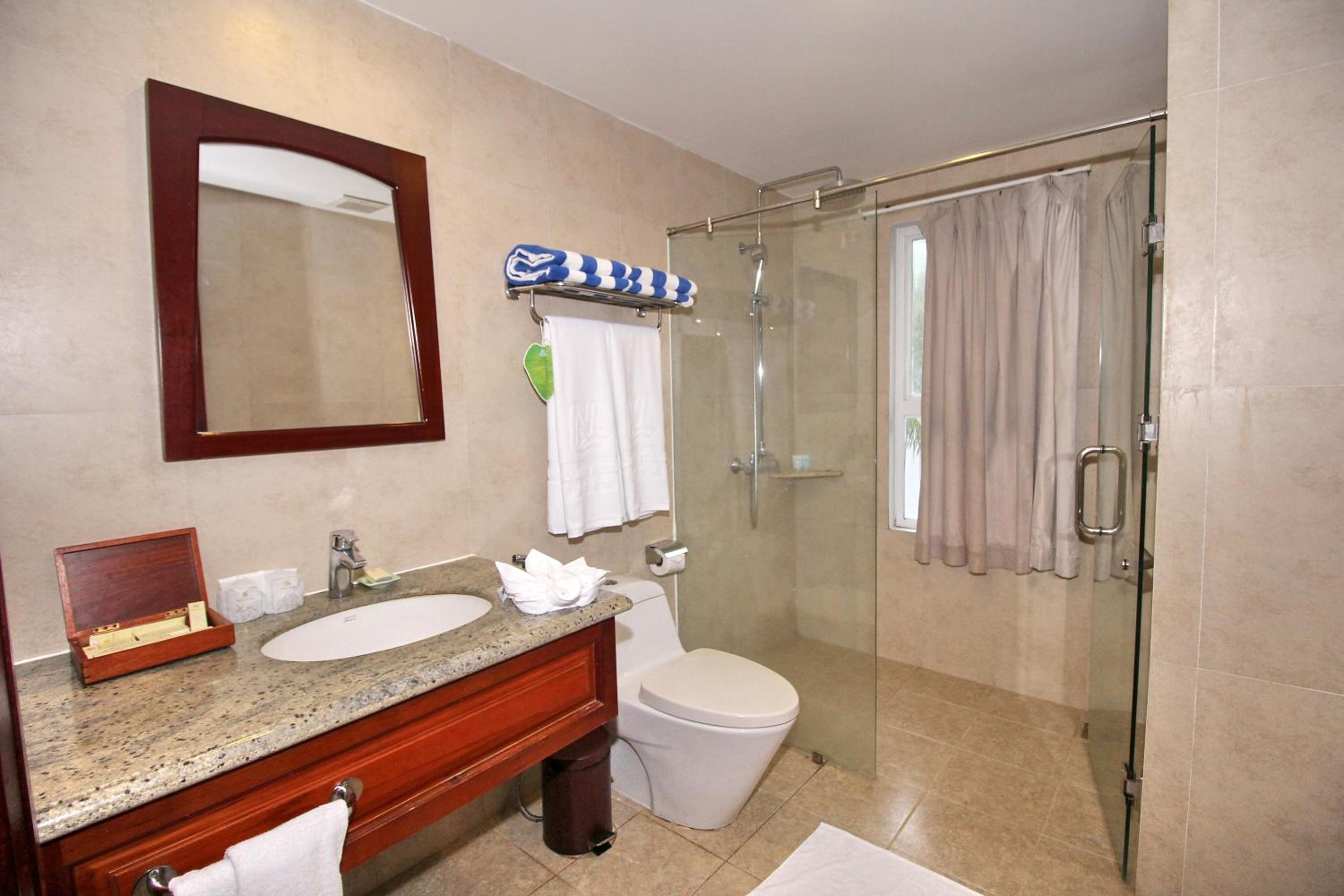 Deluxe Double Room with Sea View - Photo 4
