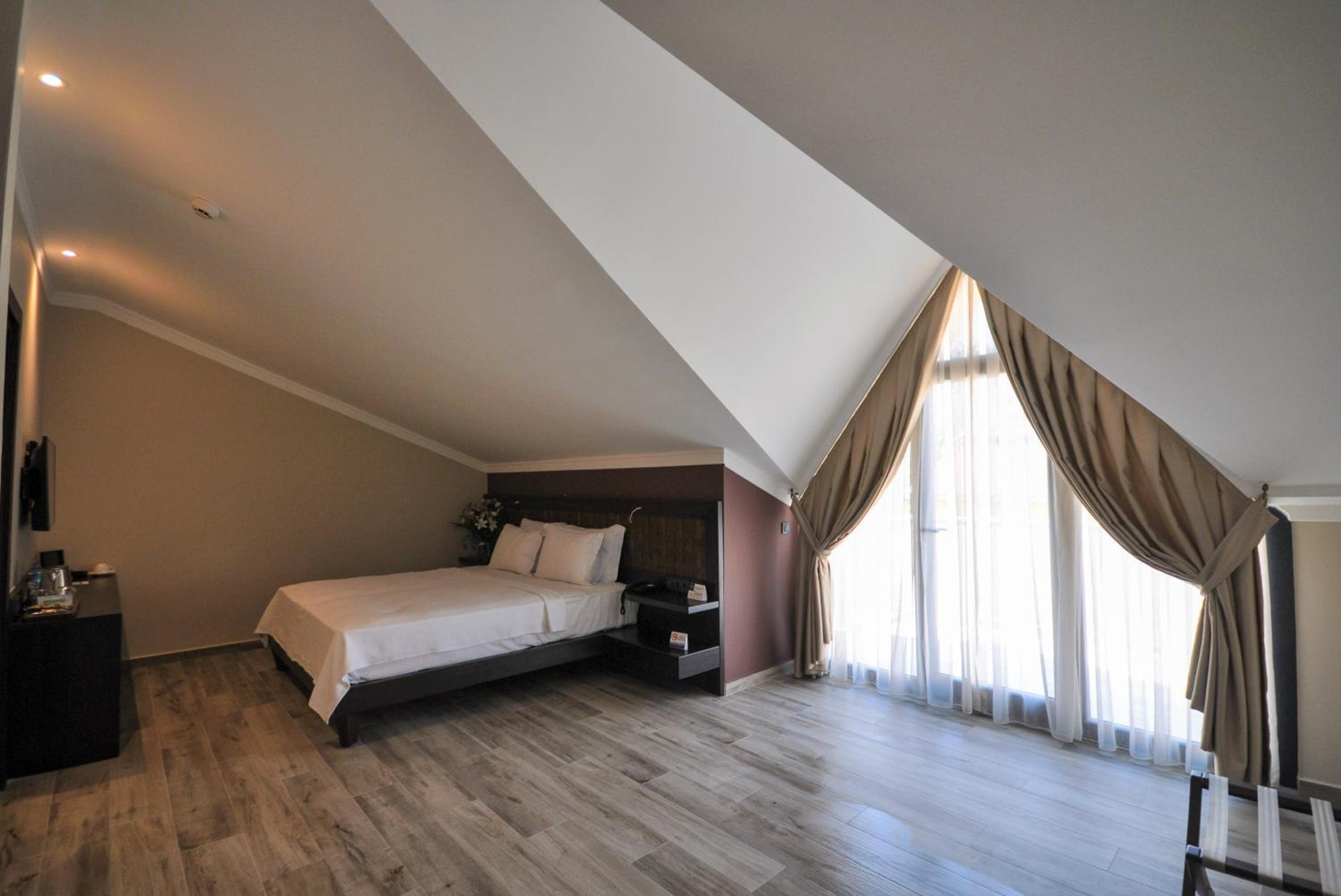 Deluxe Double Room - Photo 6