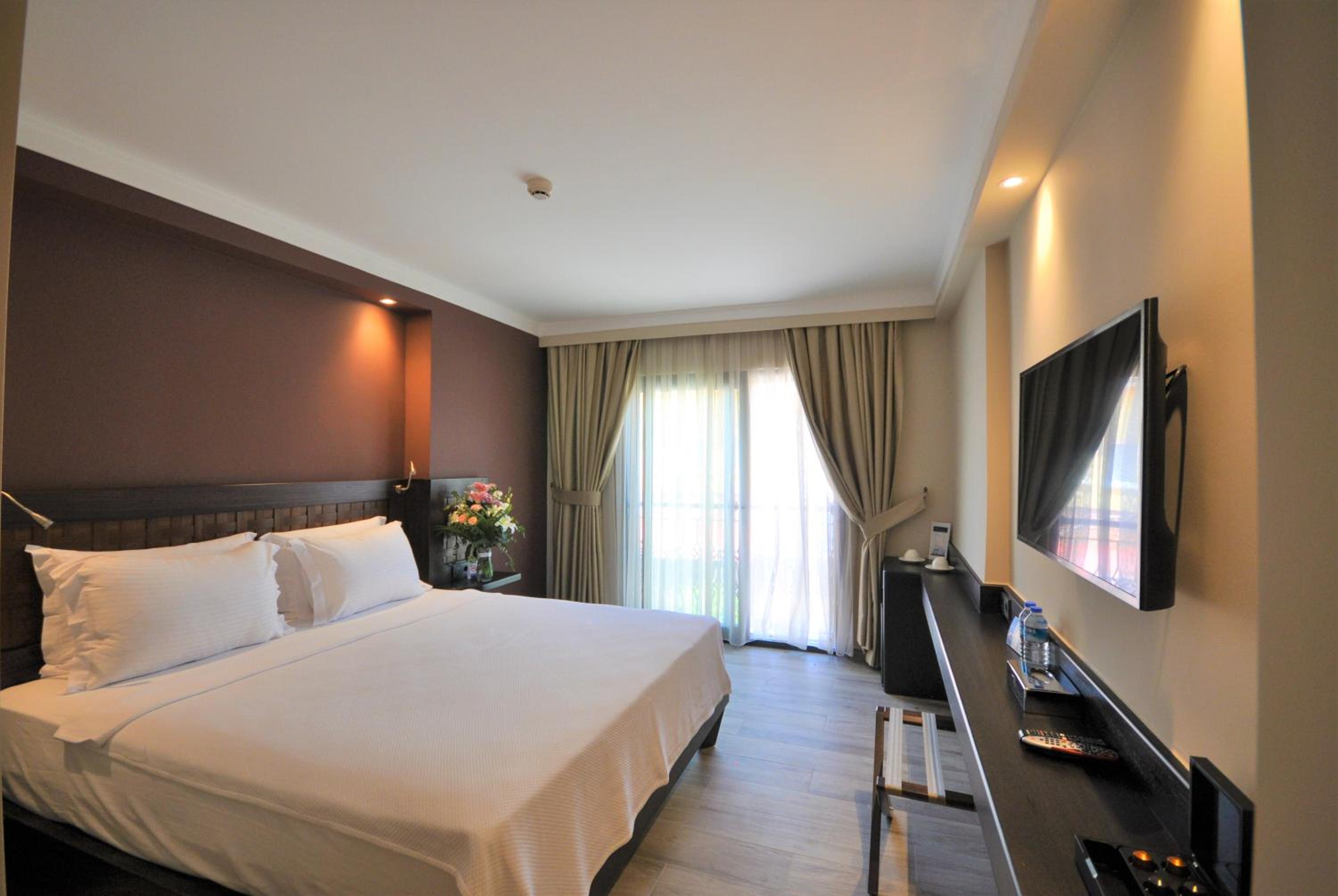 Double Room with Sea View - Photo 11
