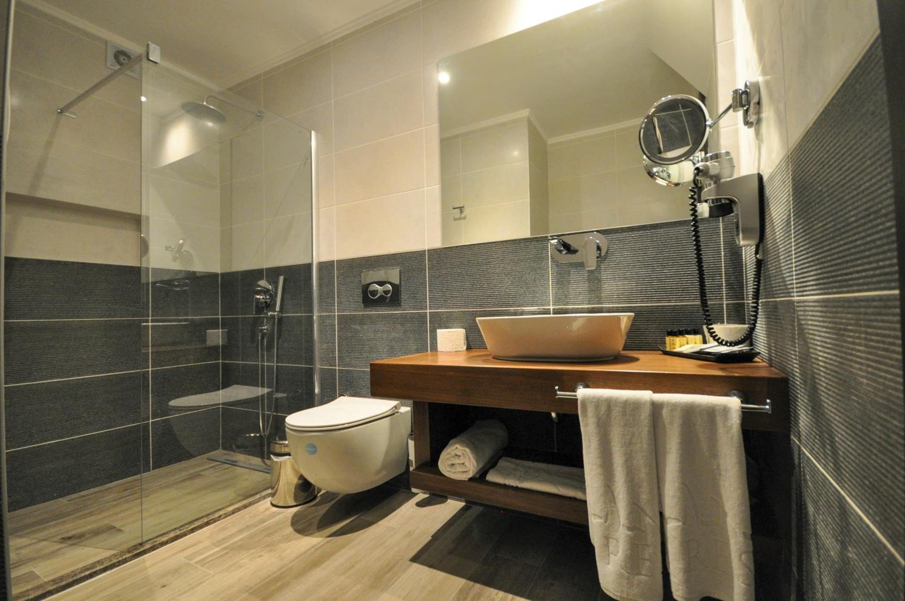Double Room with Sea View - Photo 12