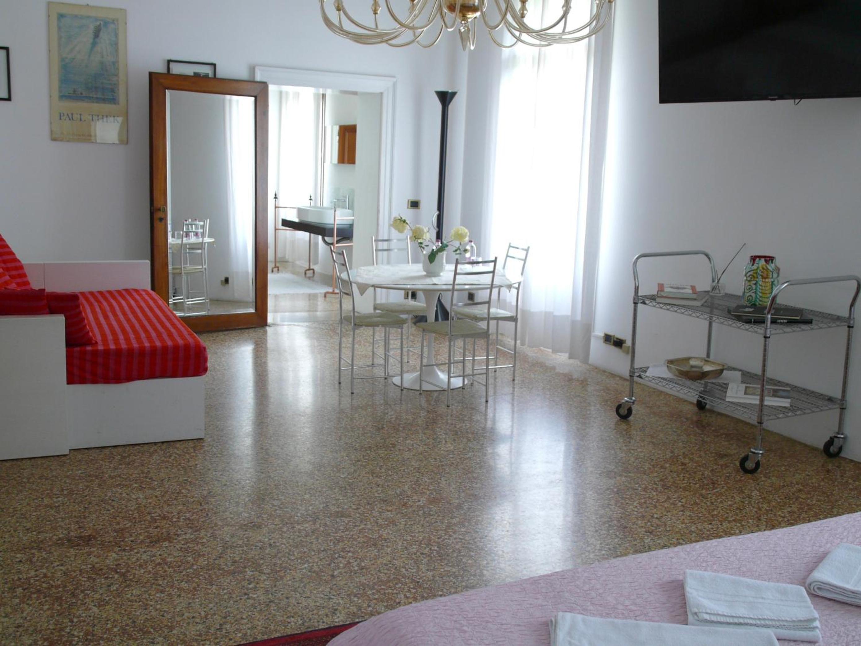 Junior Suite with Garden View photo 2