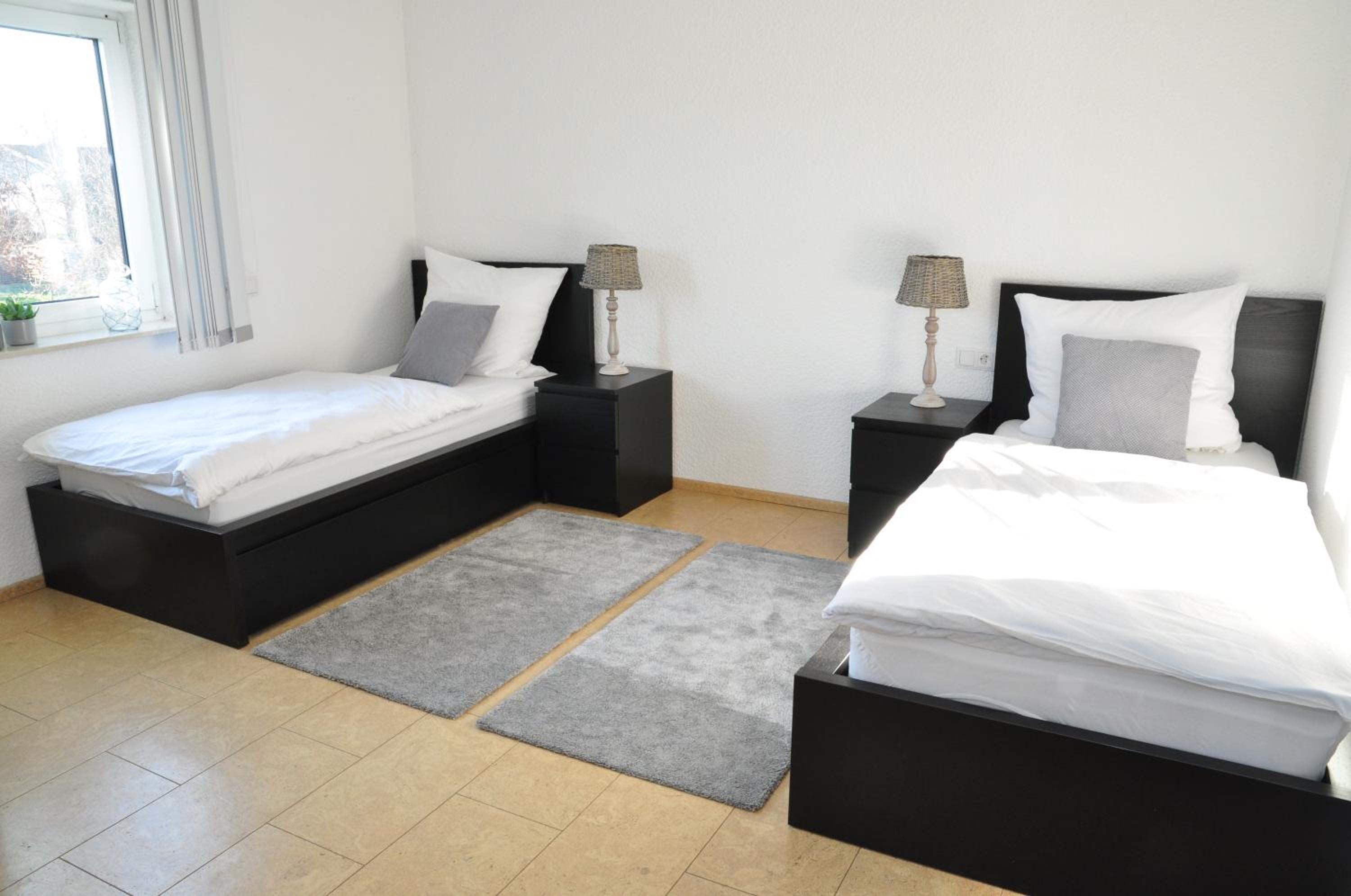 Standard Twin Room with Shared Bathroom photo 2