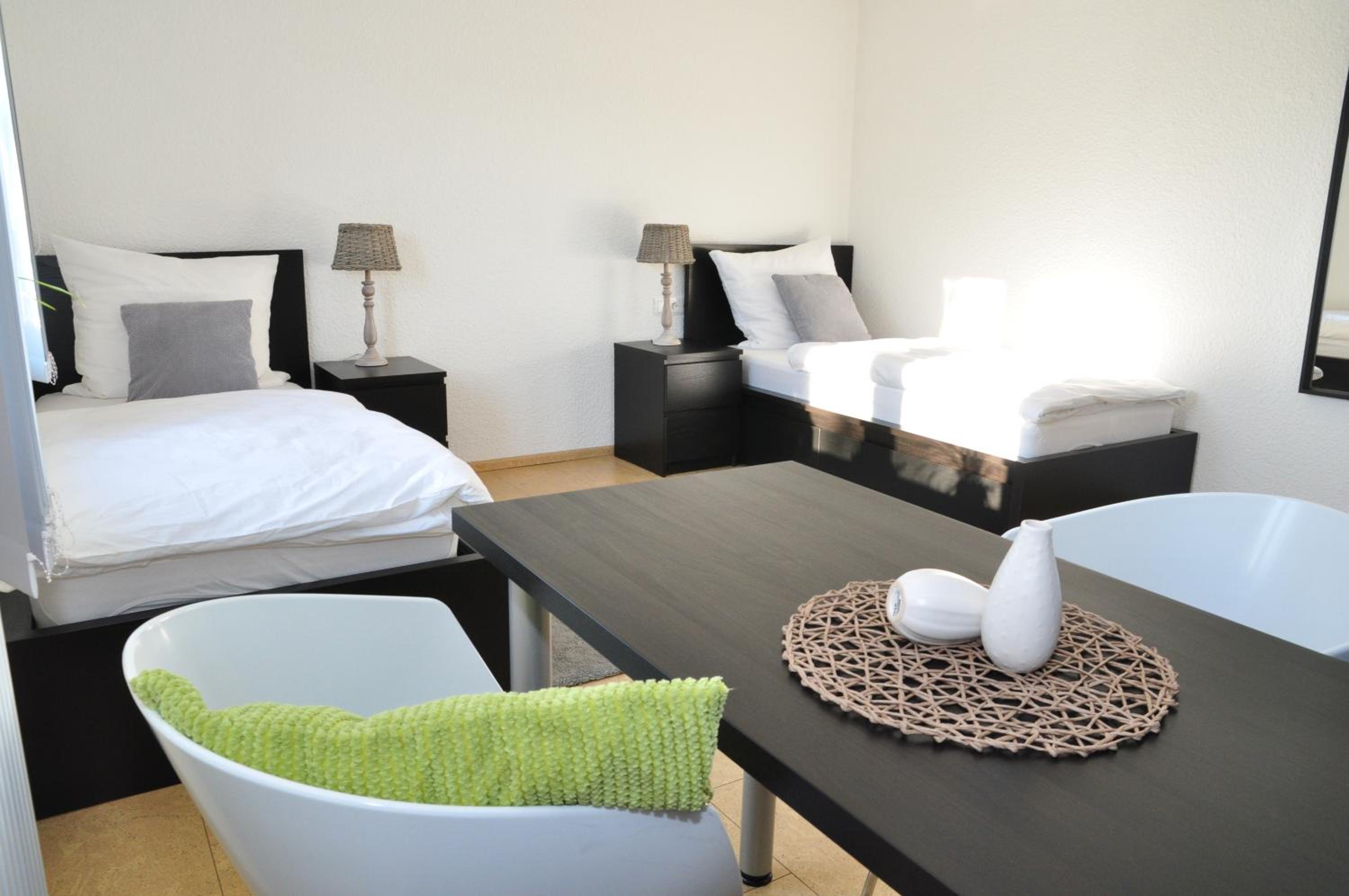 Standard Twin Room with Shared Bathroom photo 1
