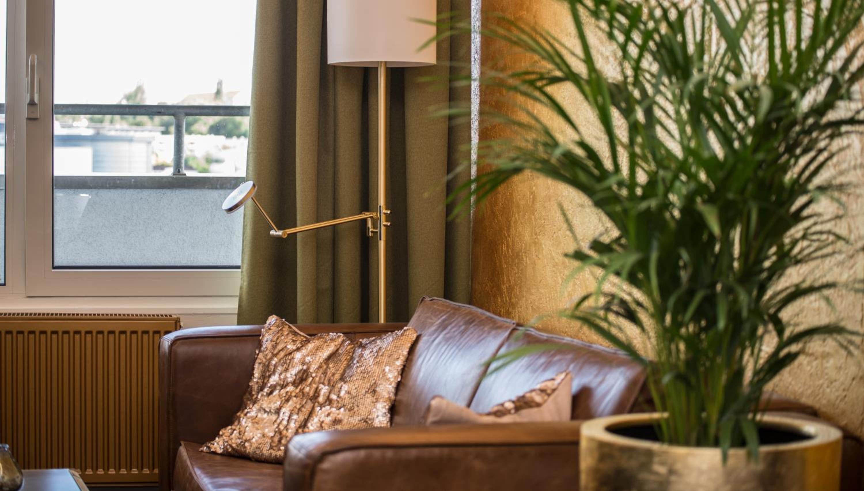 Queen Suite - Photo 2