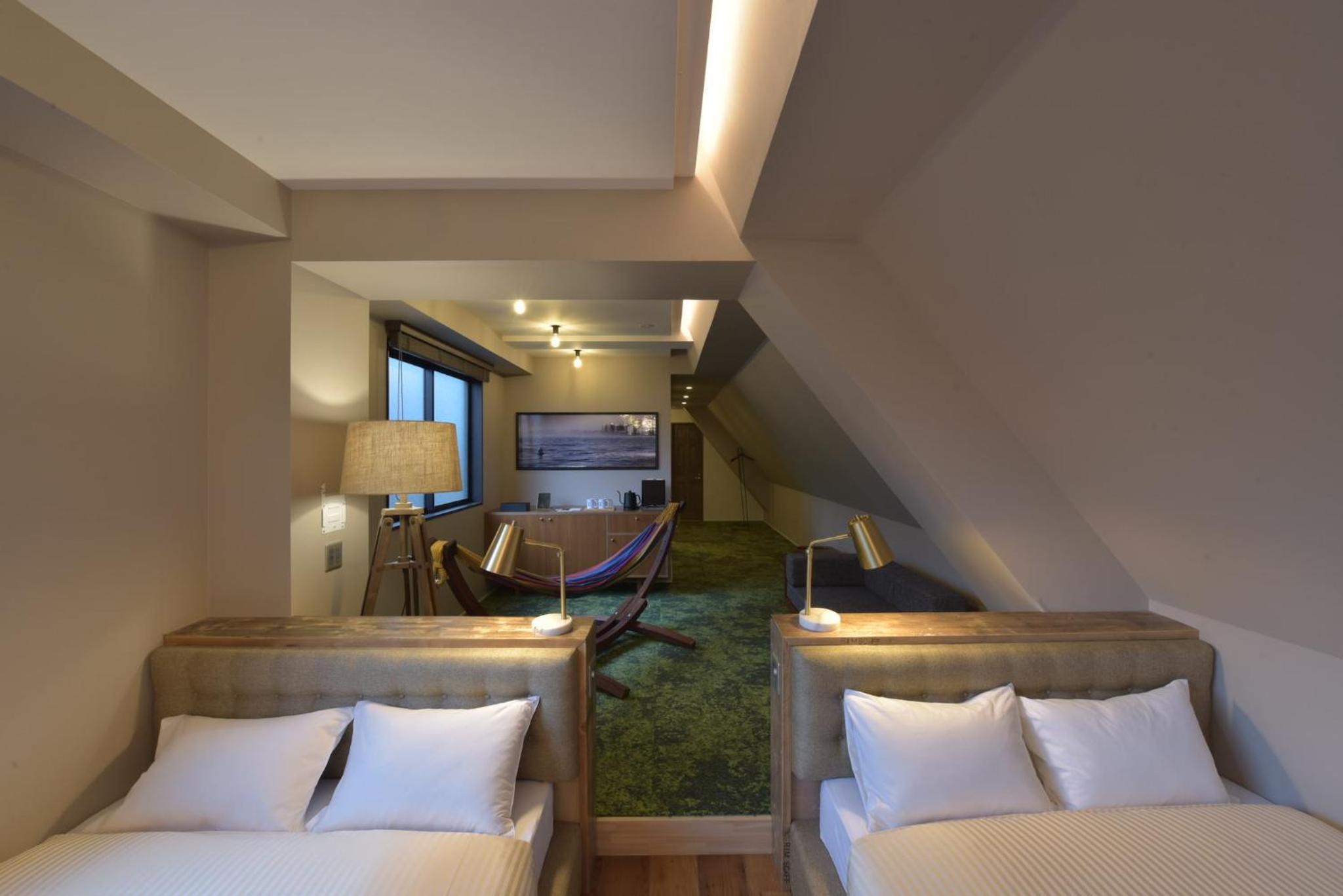 Deluxe Family Room with Hammock