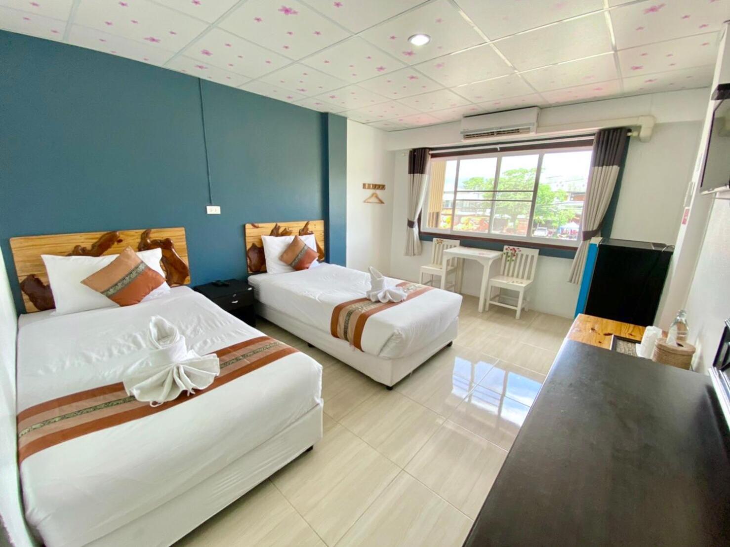 Deluxe Twin Room photo 3