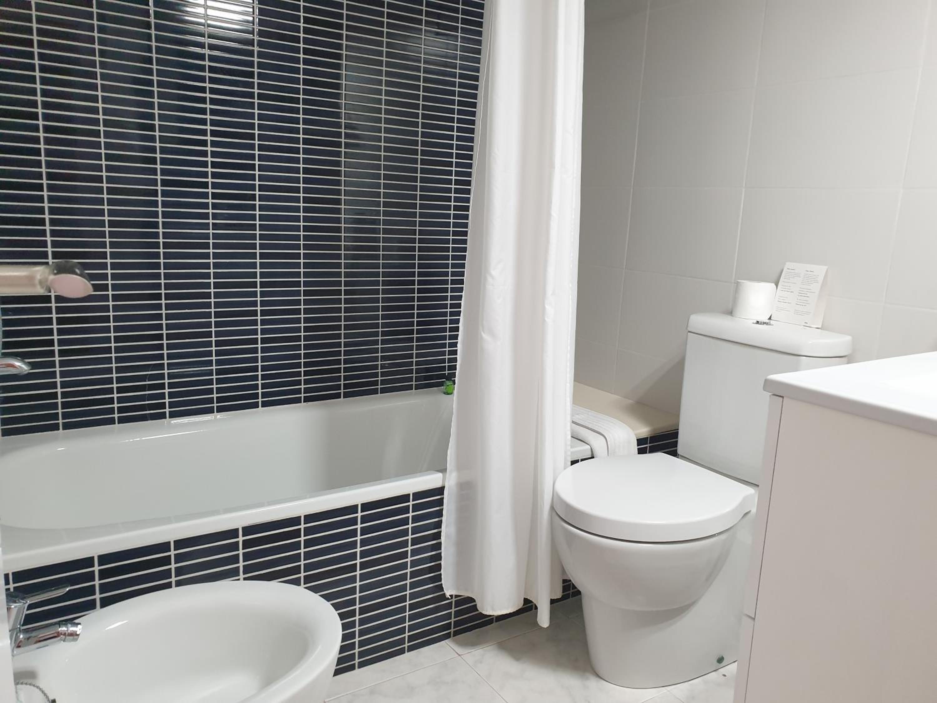 Double Room with Sea View - Photo 16