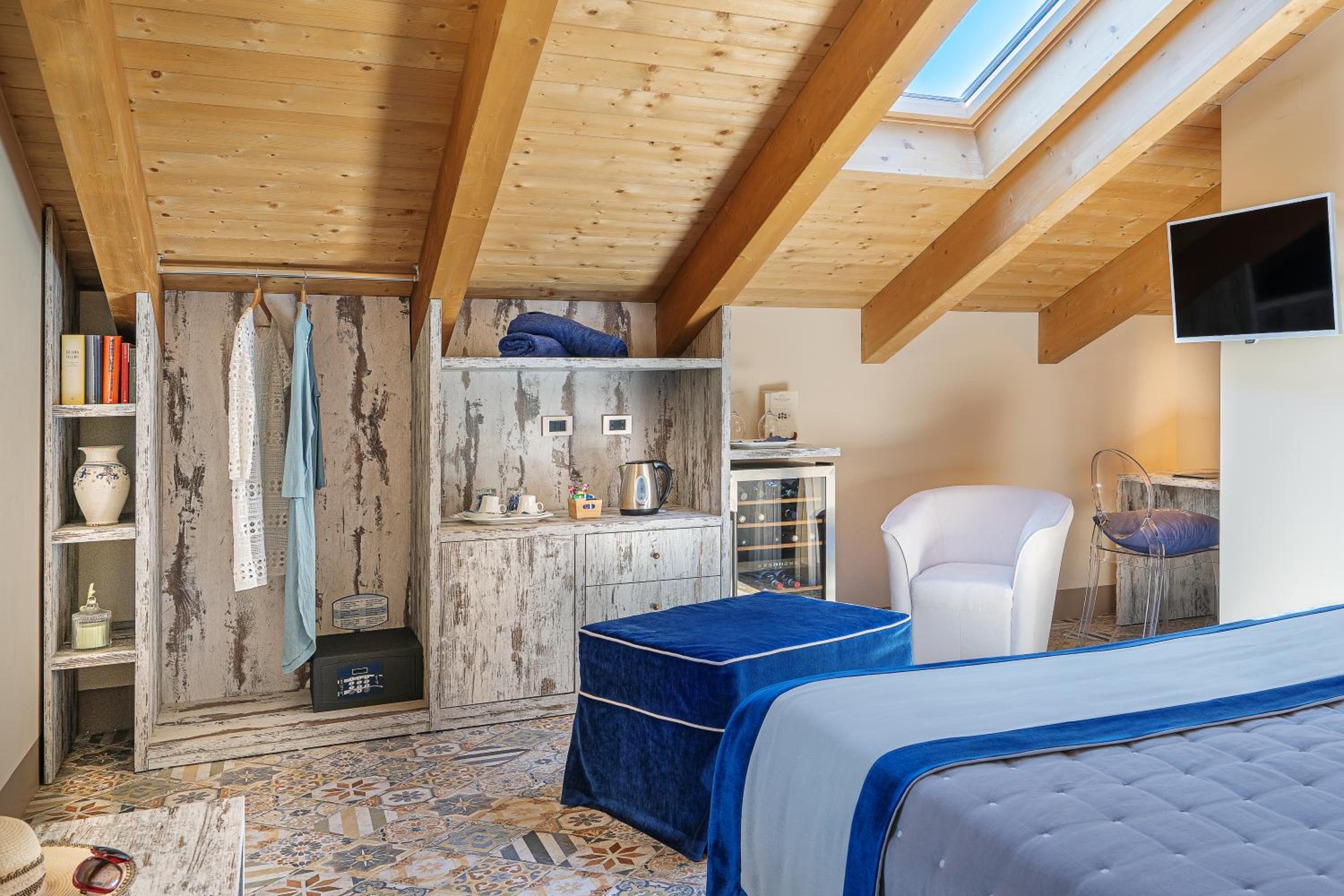 Superior Deluxe Double or Twin Room  - Photo 6