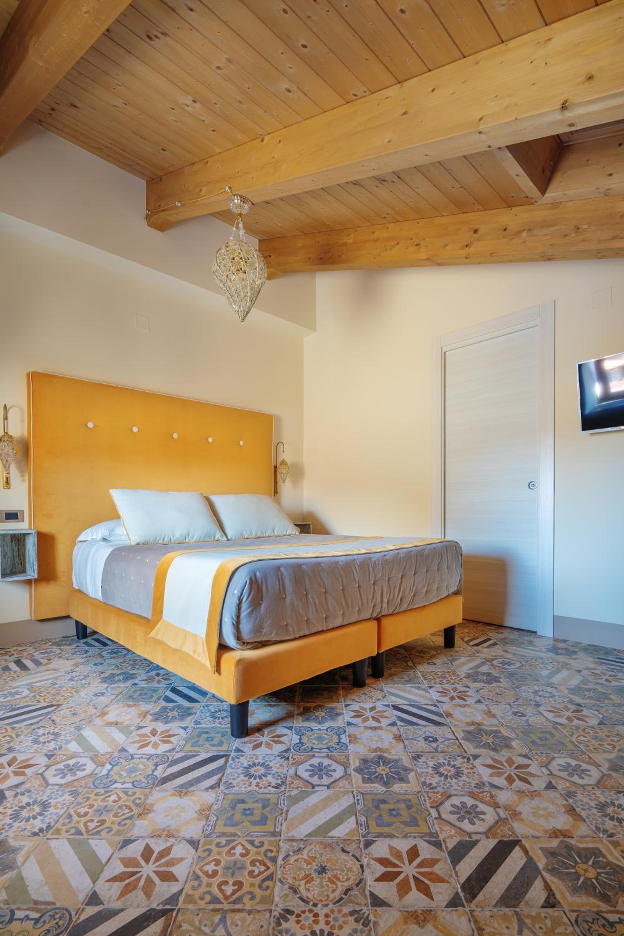 Superior Deluxe Double or Twin Room  - Photo 11