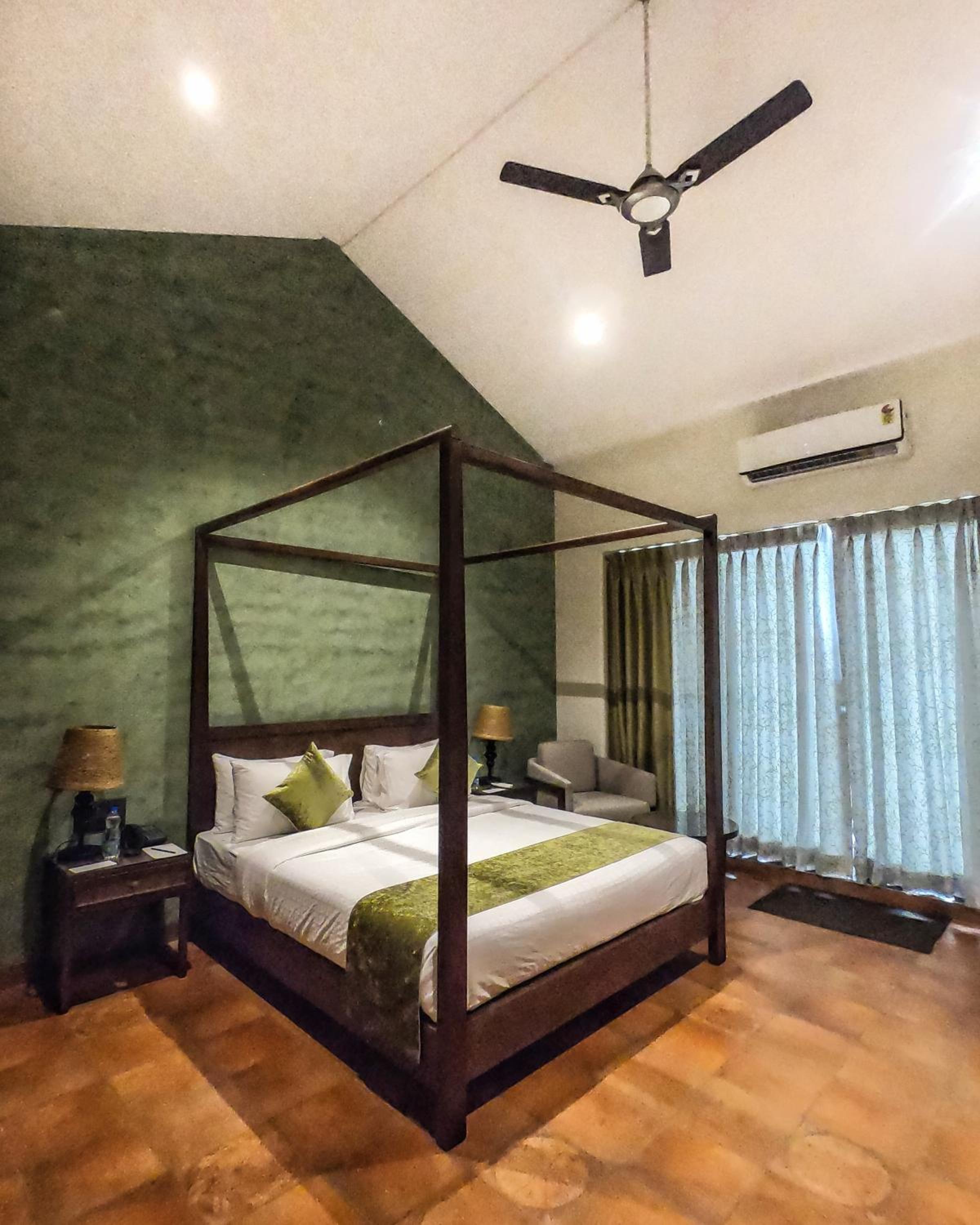 Double Room with Patio - Photo 4