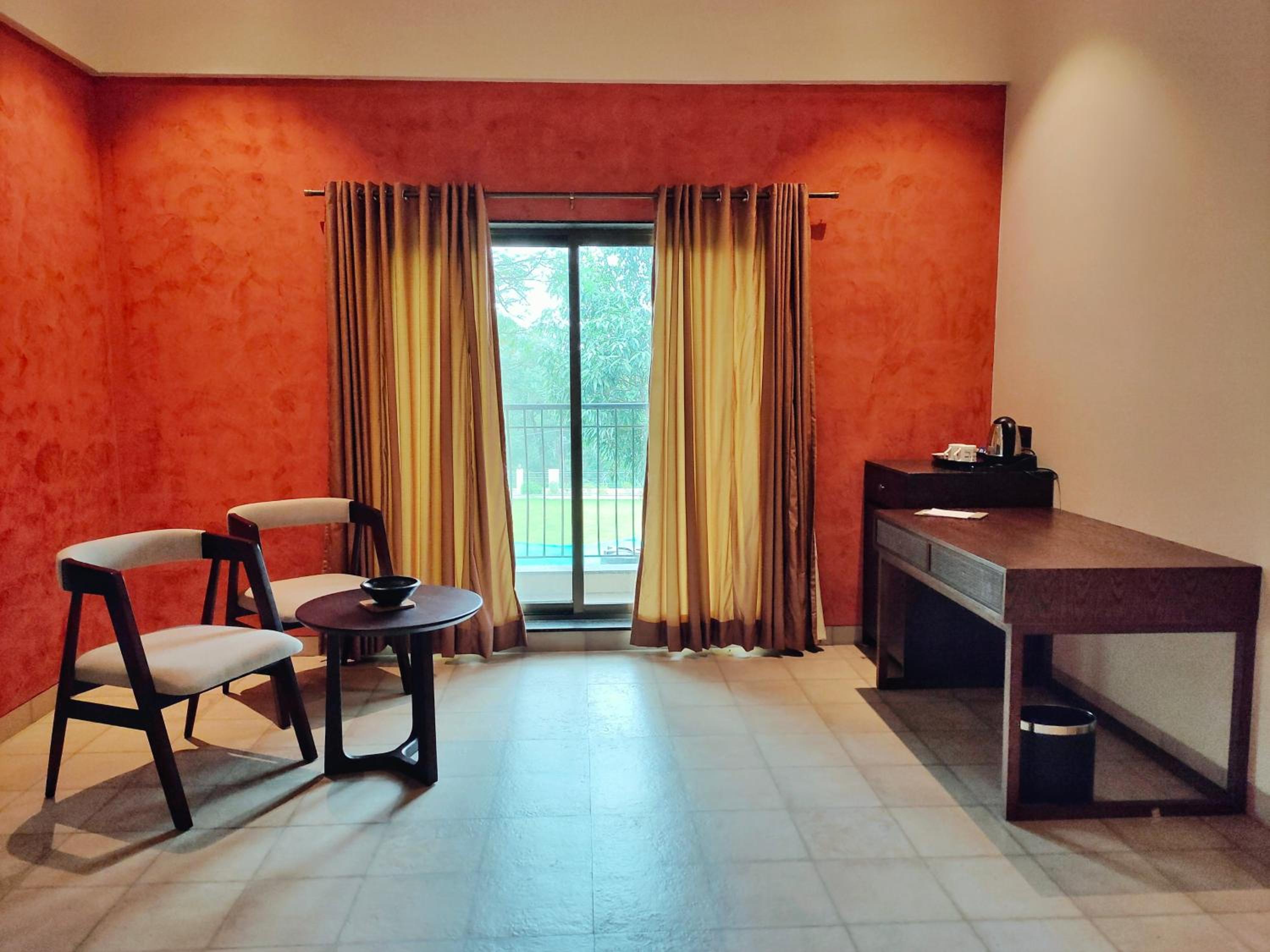 Suite - Photo 10
