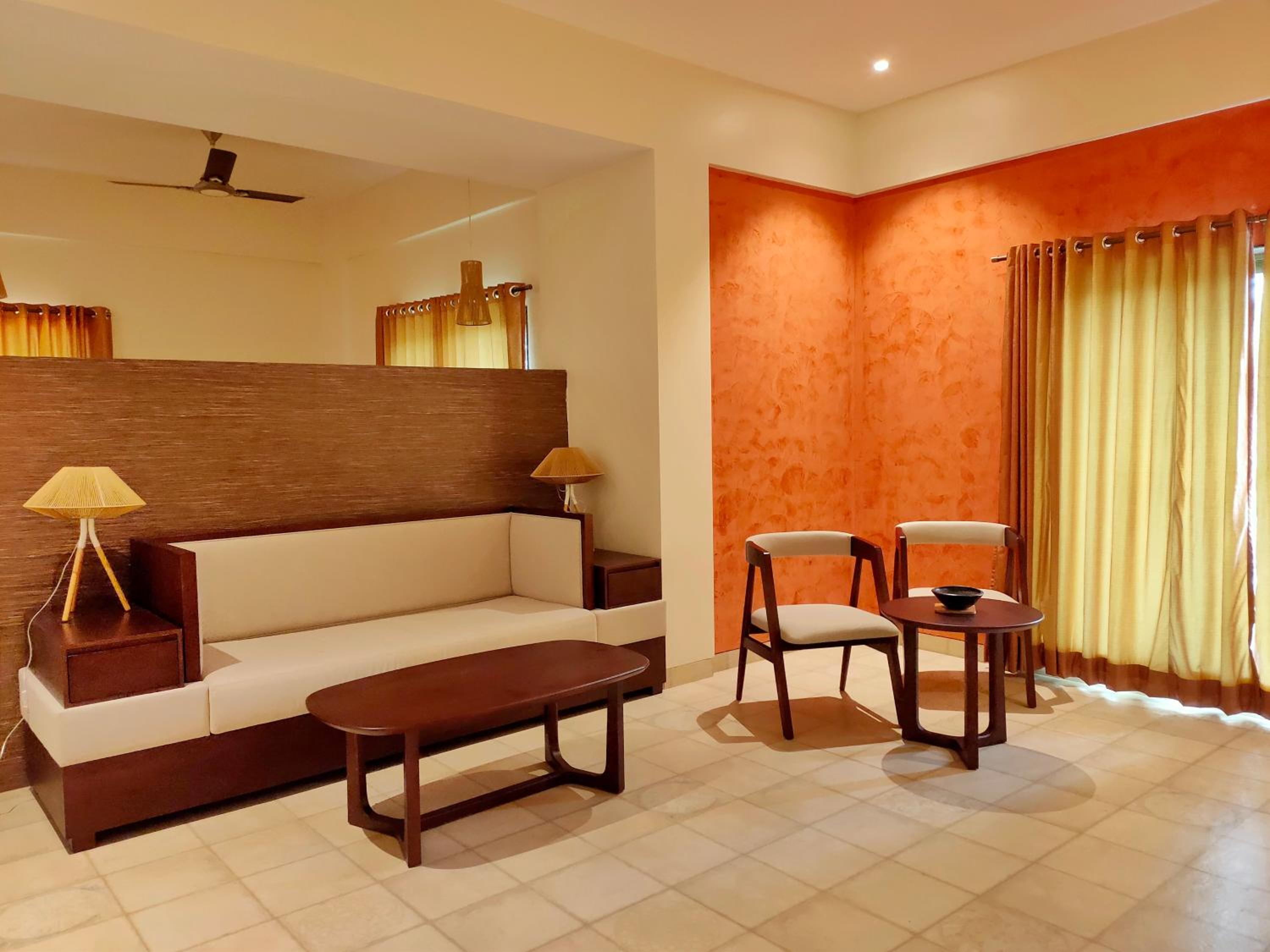 Suite - Photo 11