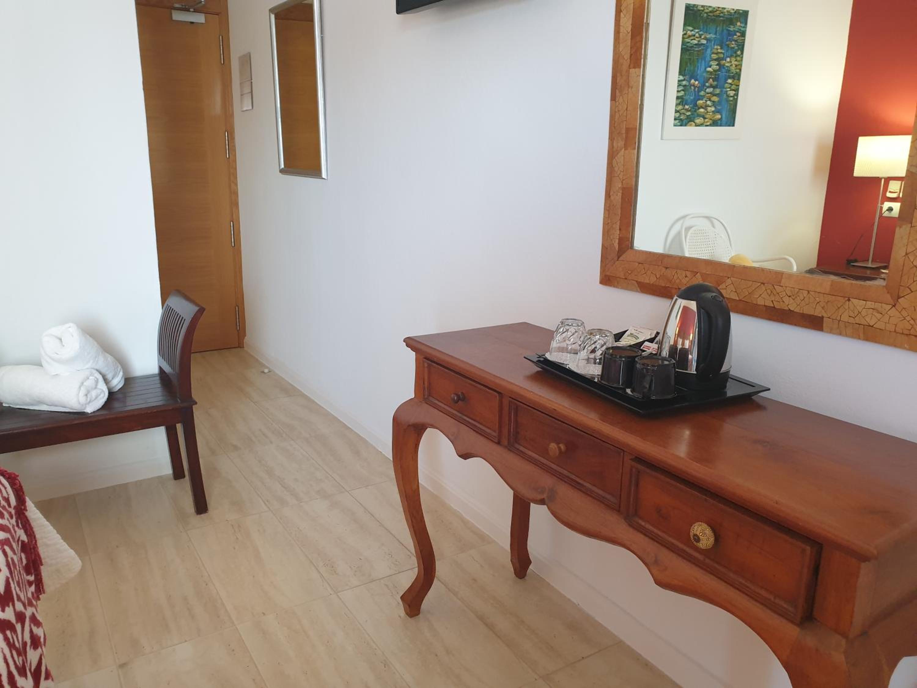 Twin Room with Terrace - Photo 28