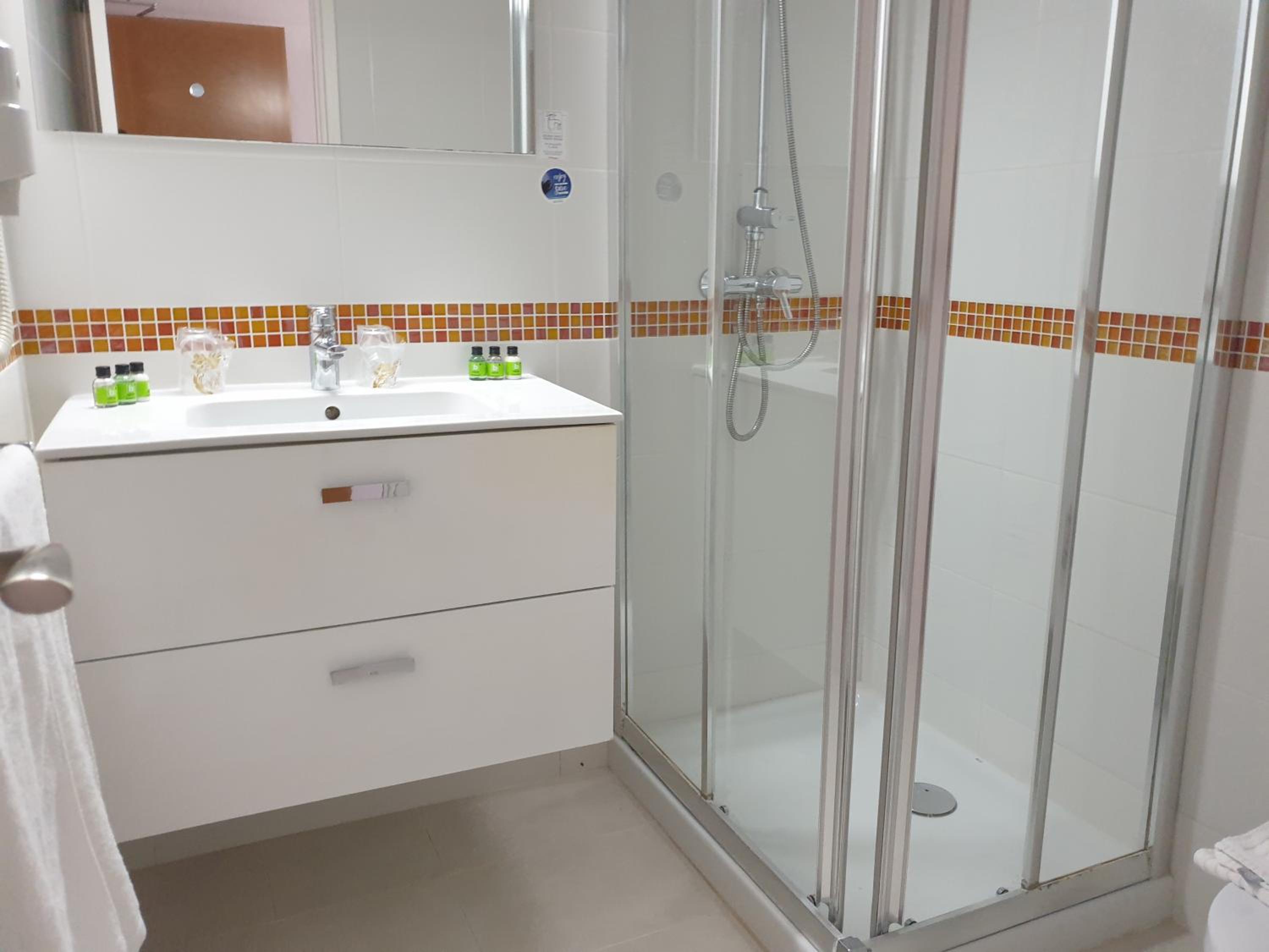 Double Room with Sea View - Photo 2