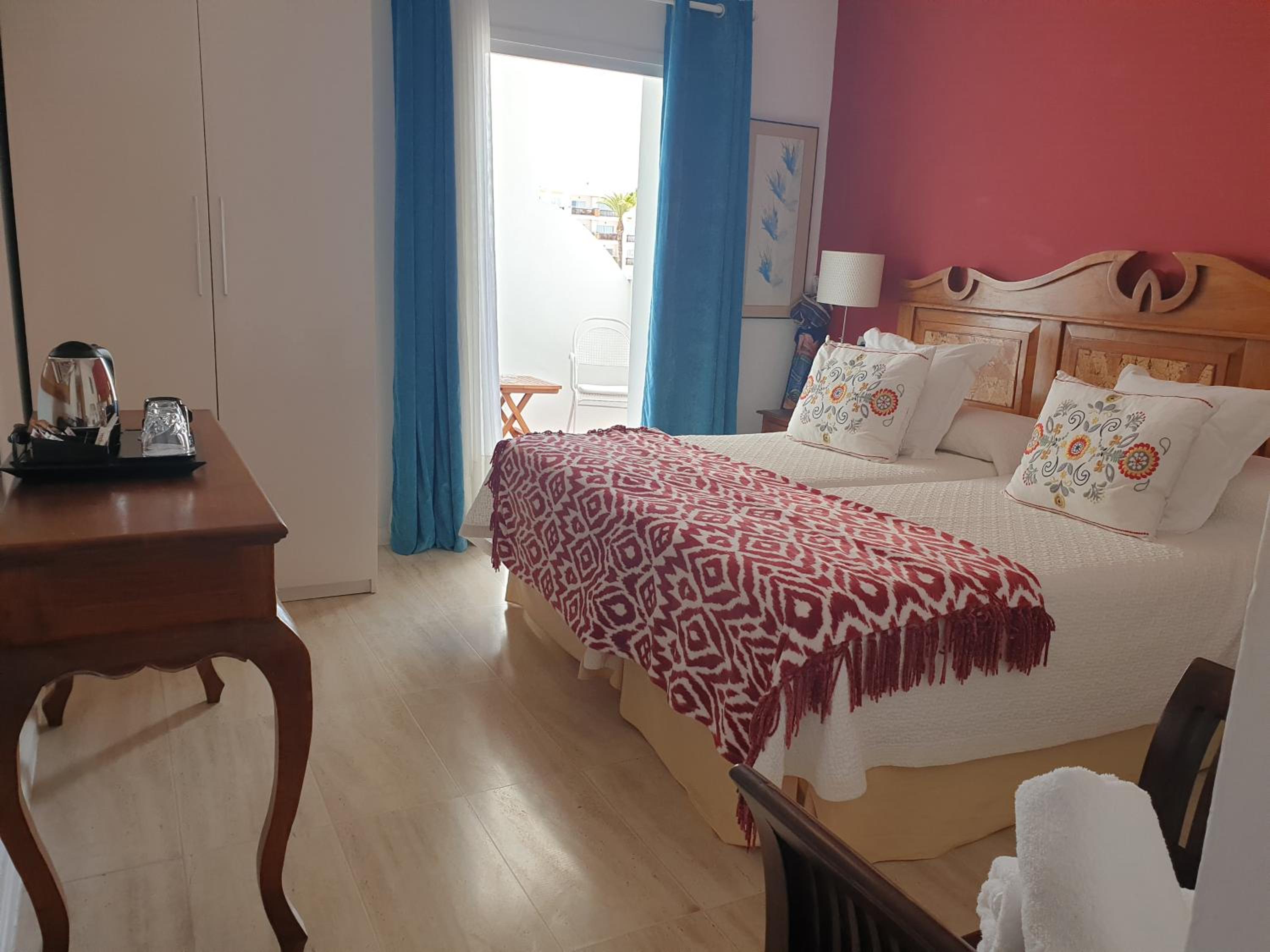 Twin Room with Terrace - Photo 26