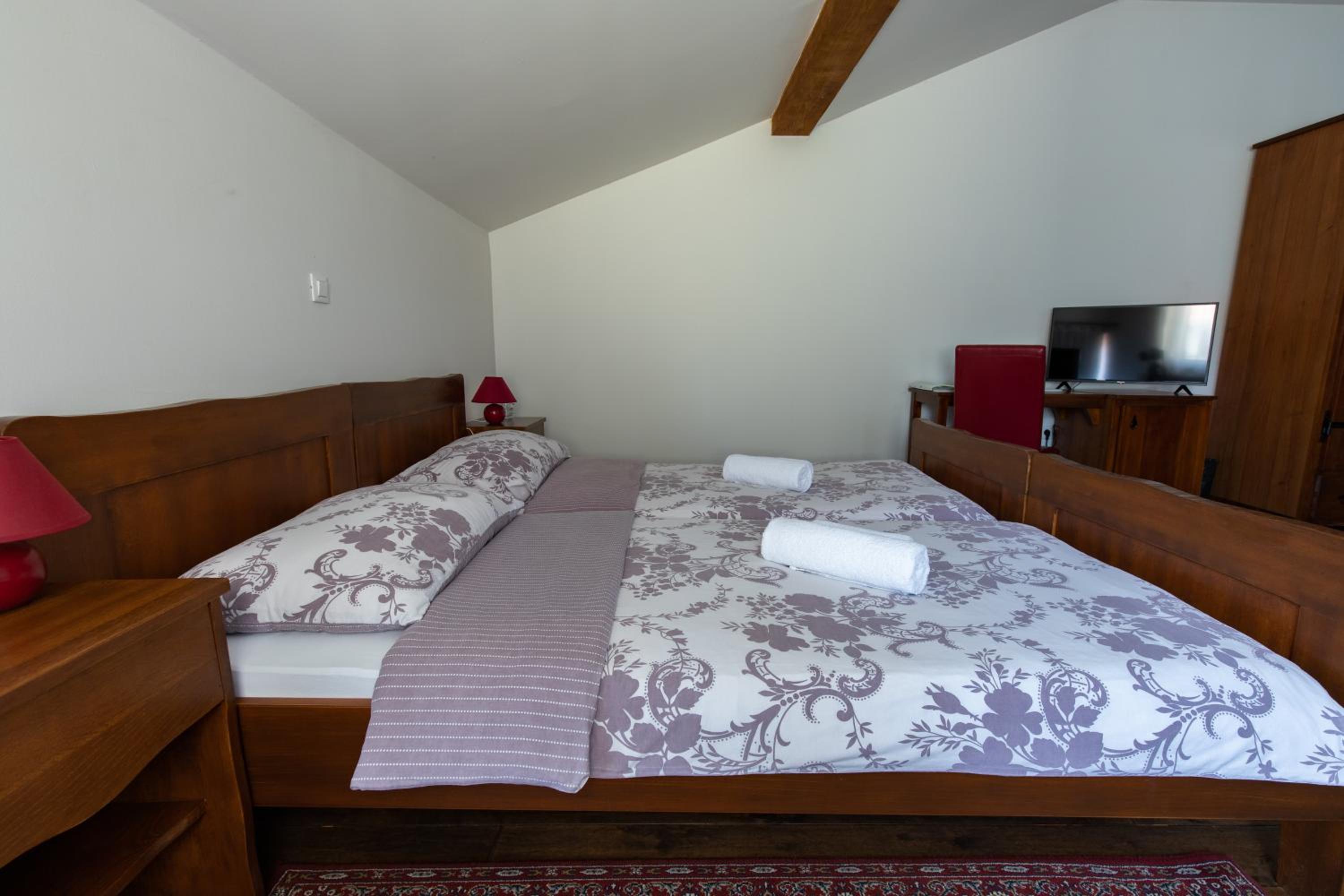 Twin Room with Balcony - Photo 5