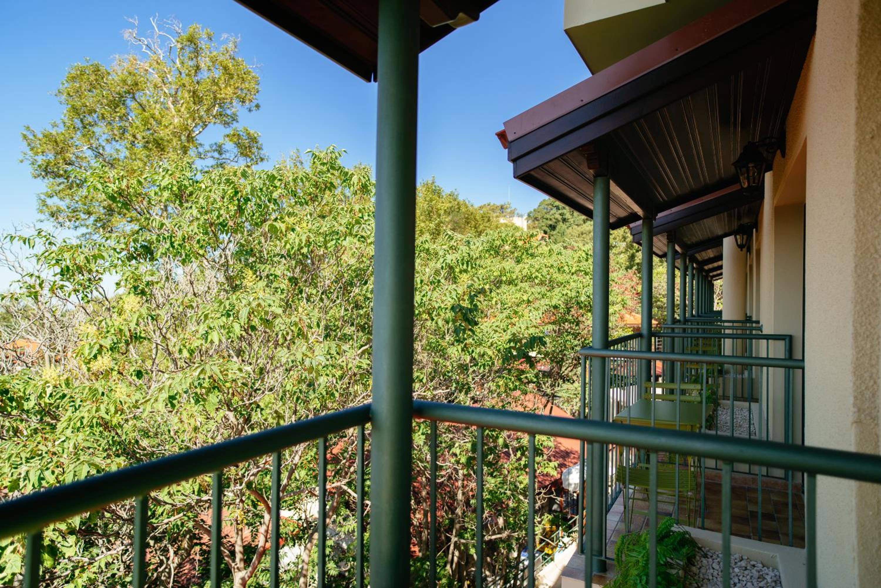Double or Twin Room with Balcony - Photo 7