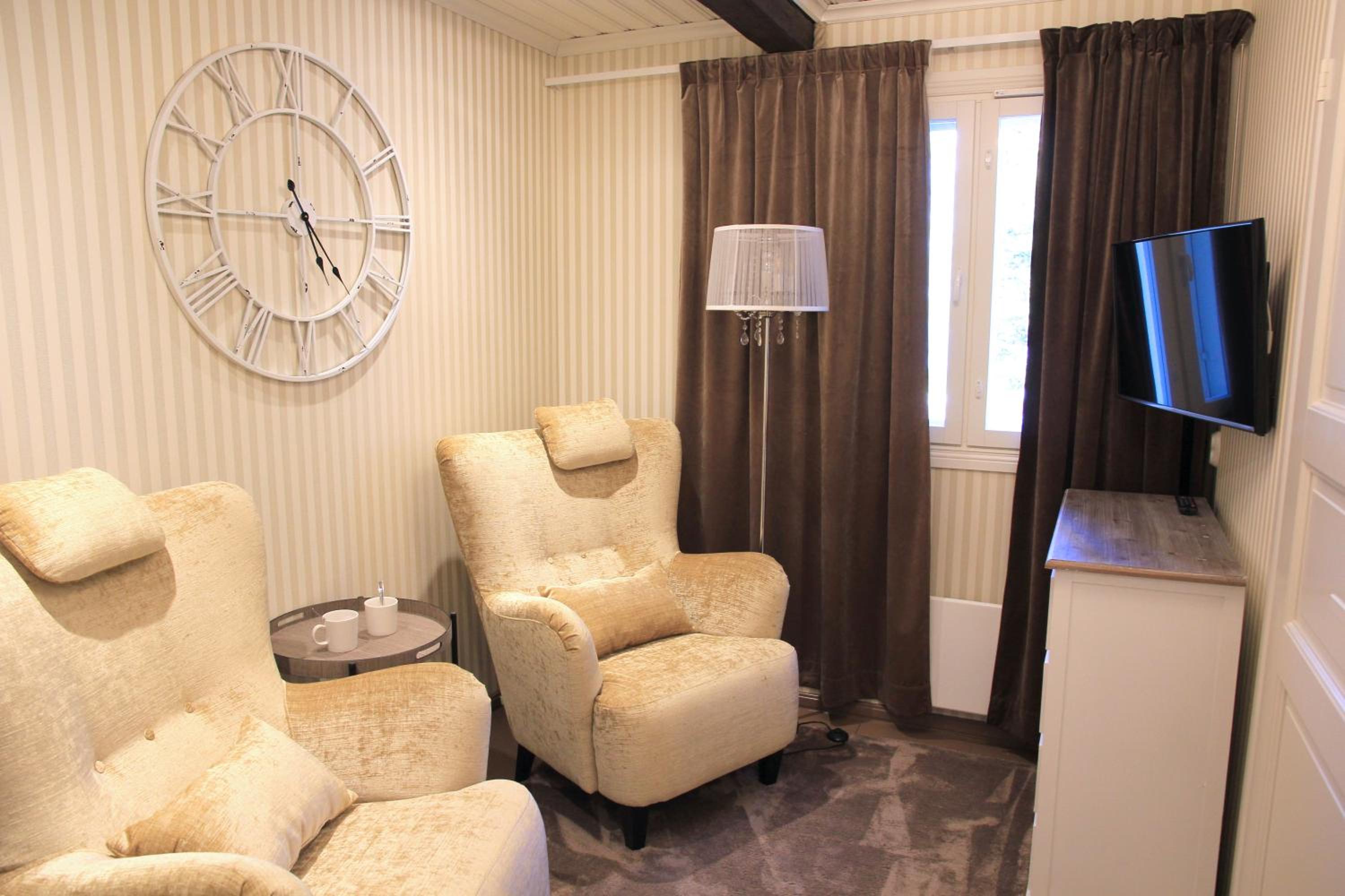 Superior Twin Room - Photo 2