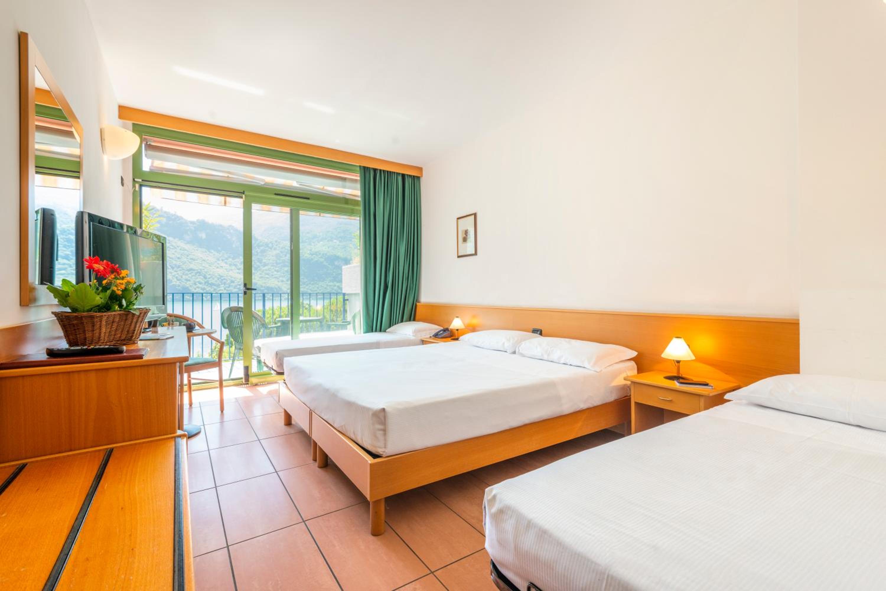 Chambre Quadruple - Vue sur Lac