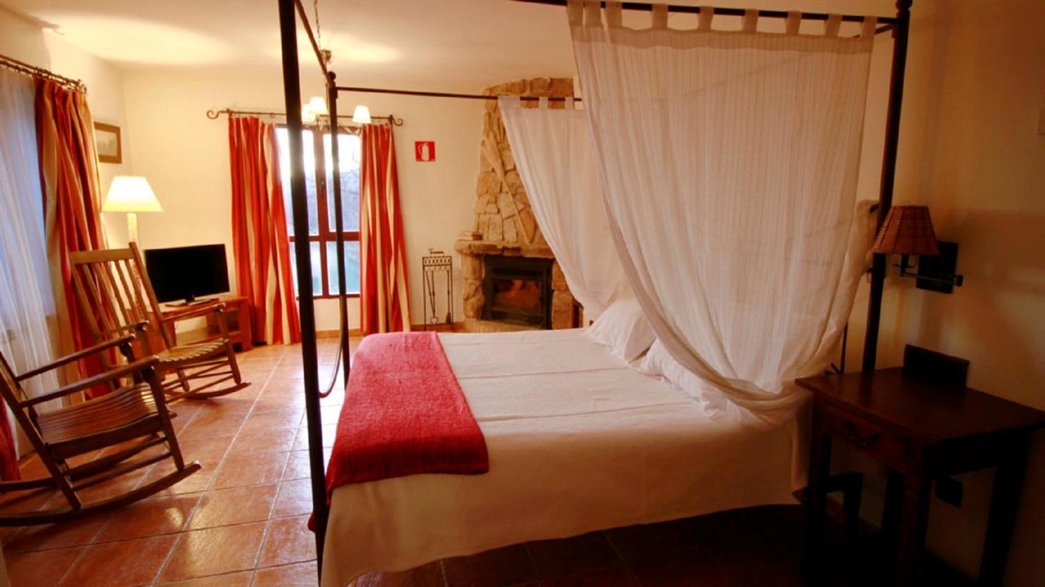 Double Room - Photo 7