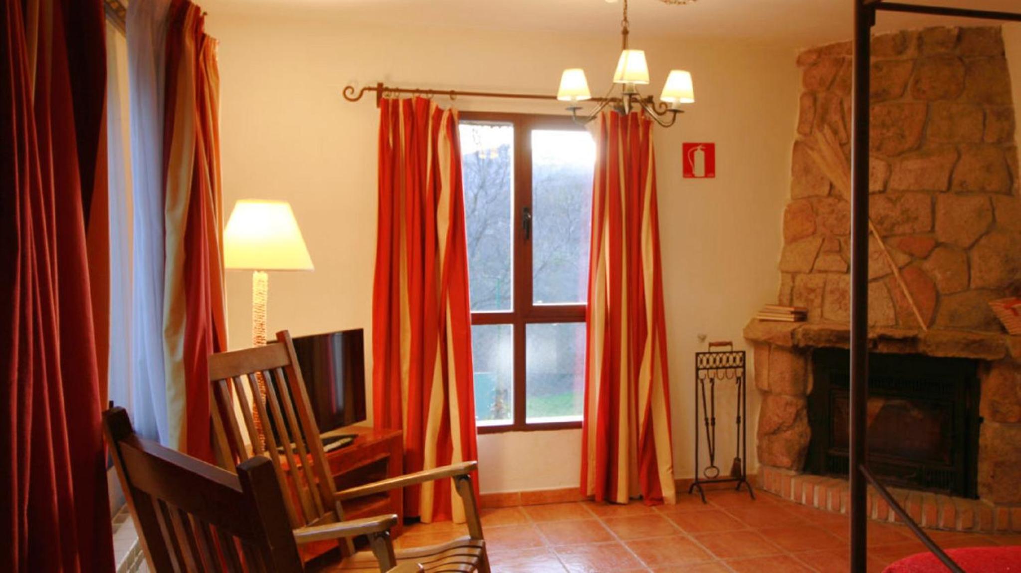 Double Room - Photo 10