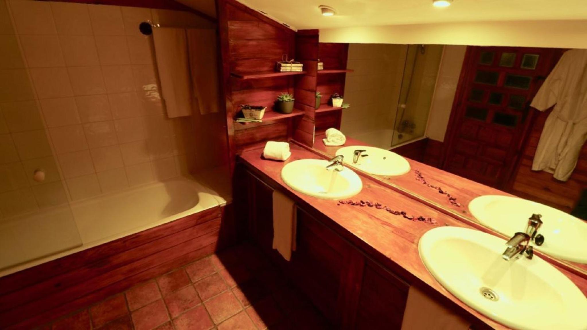 Double Room - Photo 2