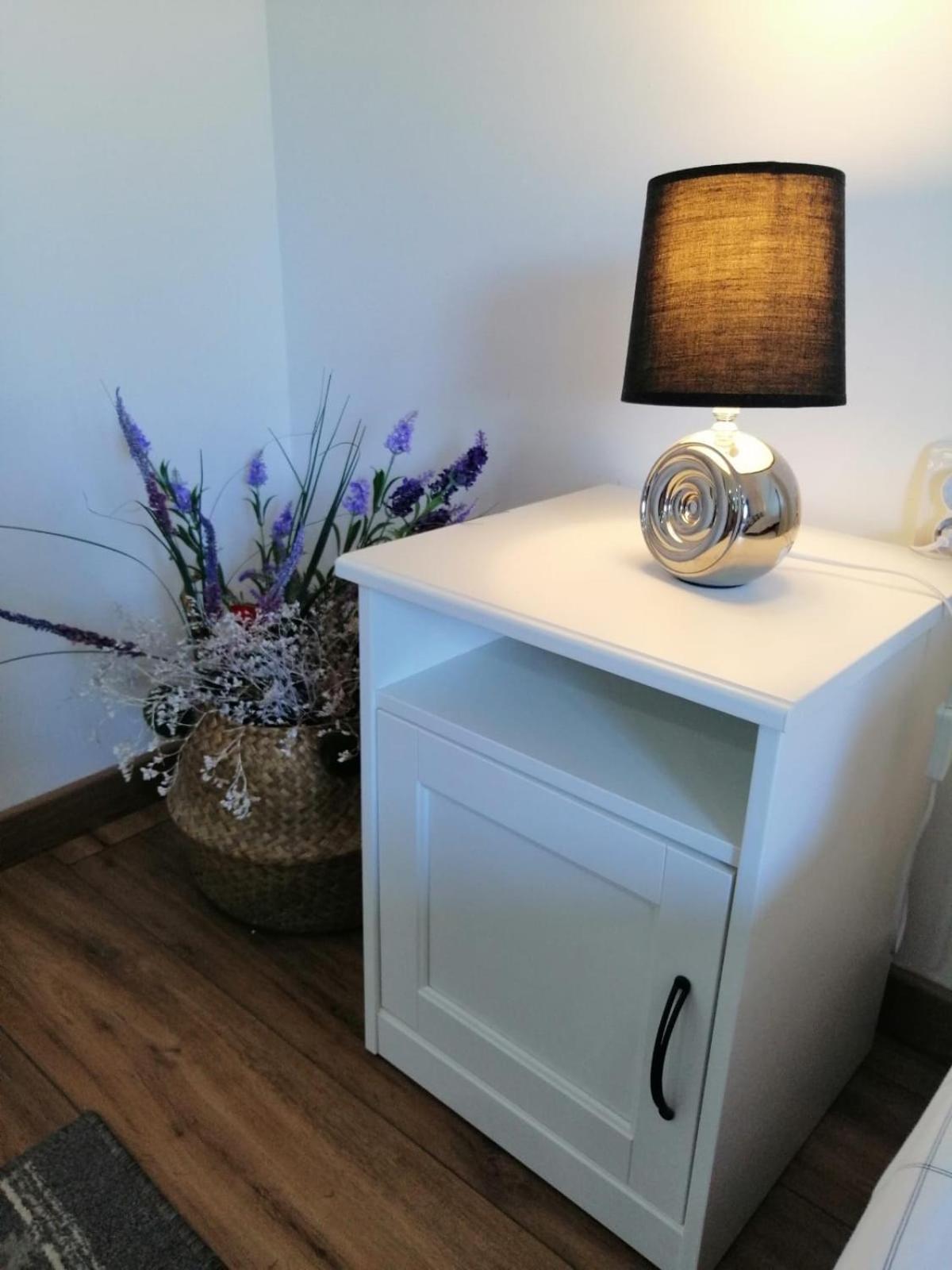 One-Bedroom Apartment - Photo 2