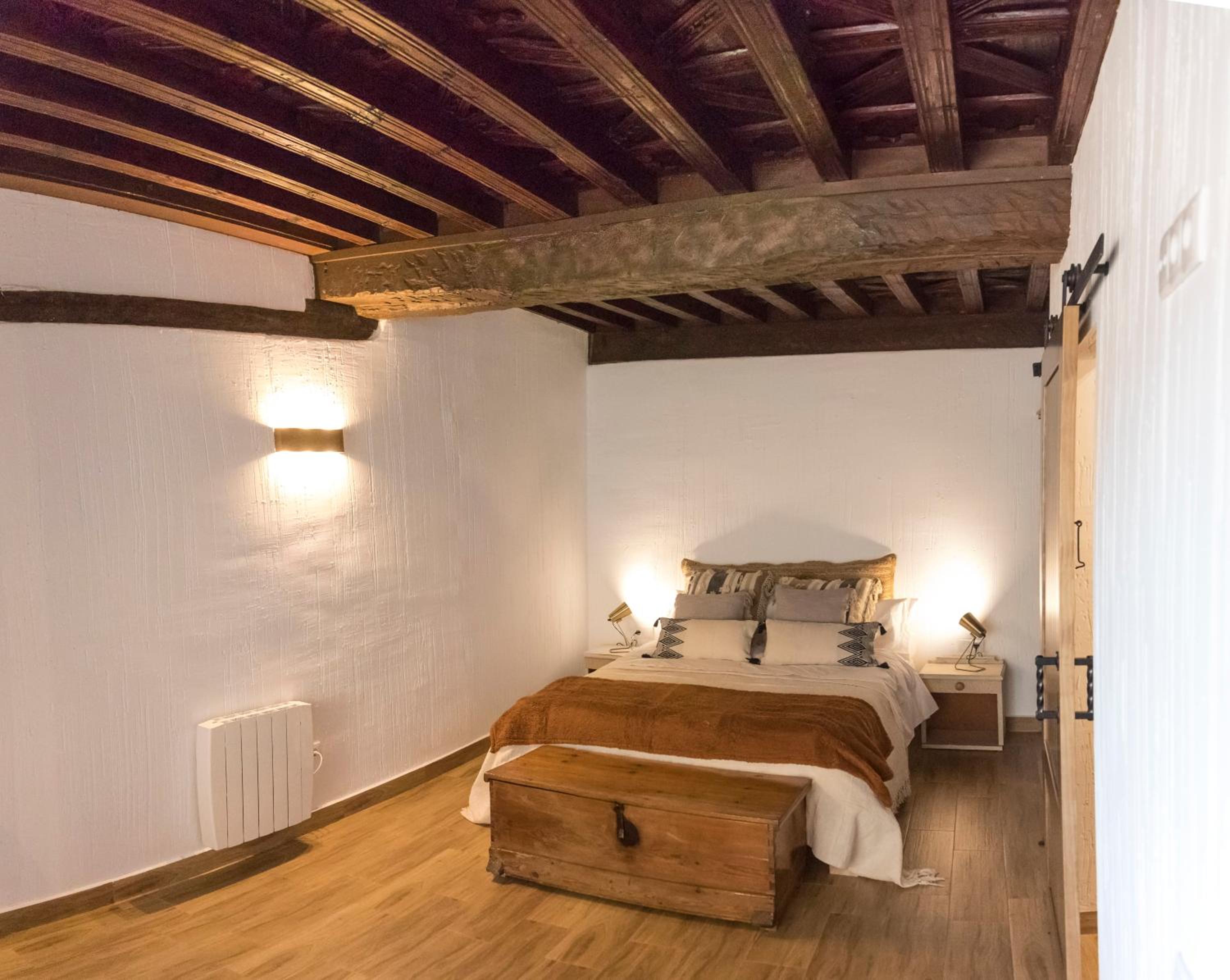 One-Bedroom Apartment - Photo 11