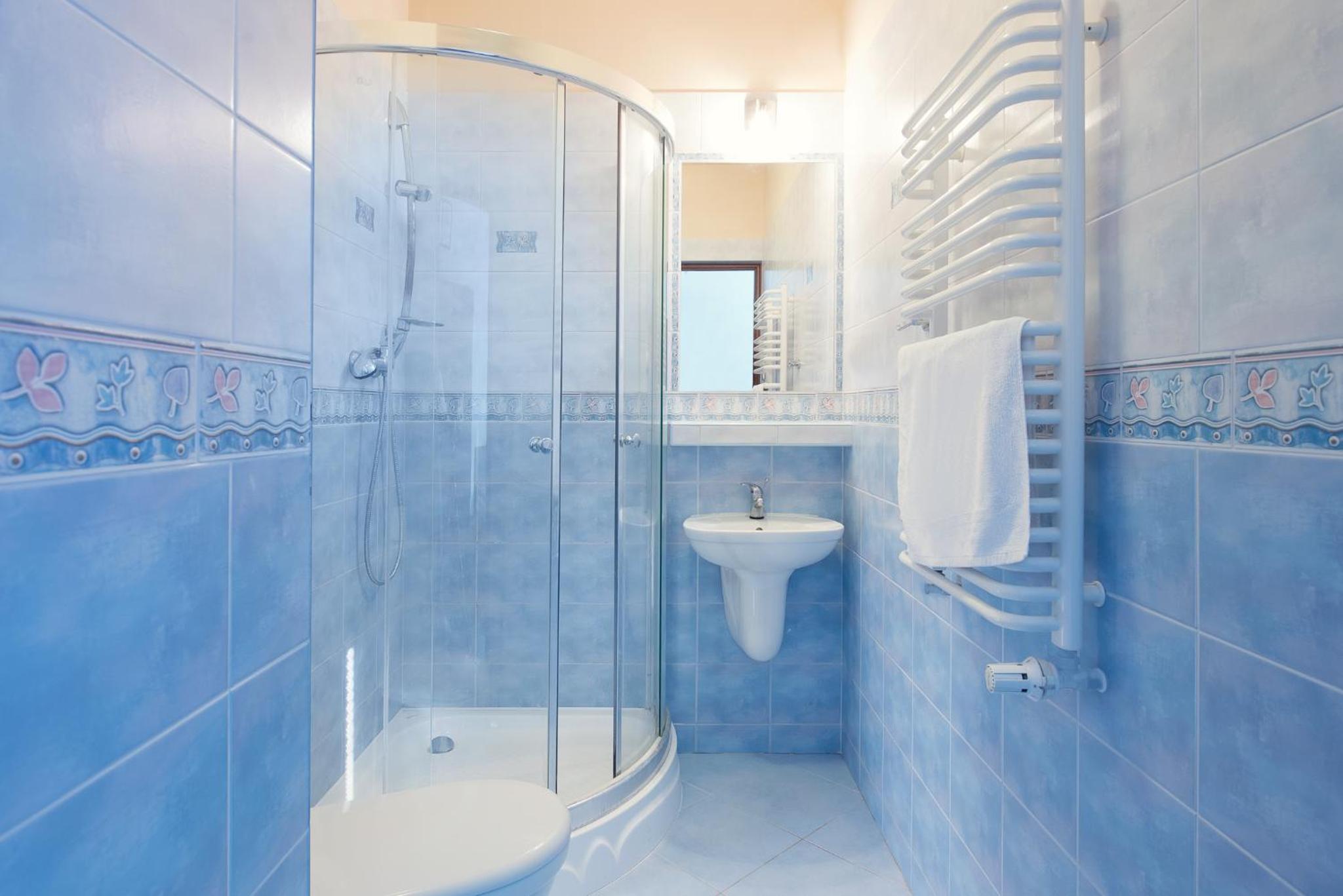 Double Room - Photo 4