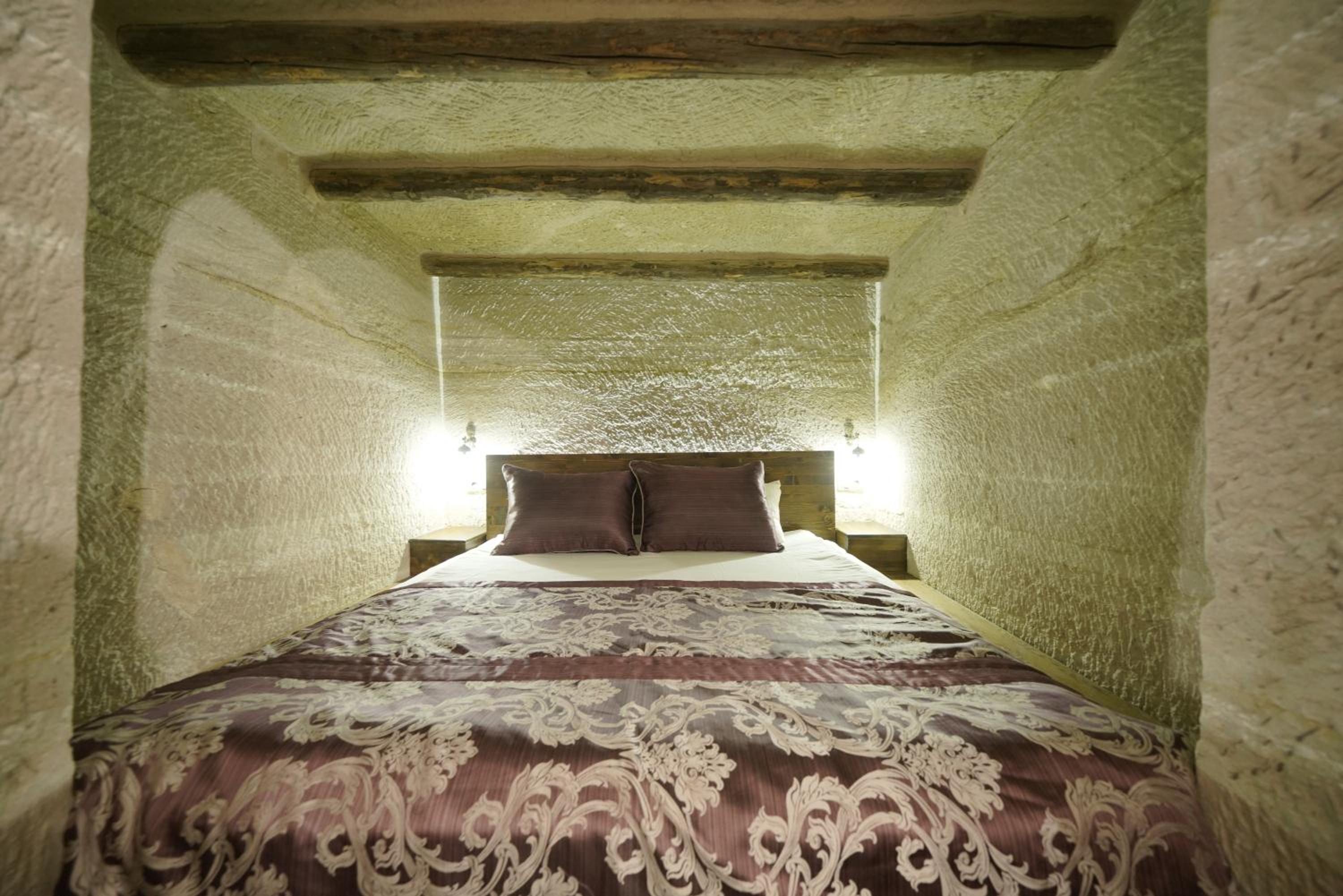 Deluxe Suite with Spa Bath photo 1