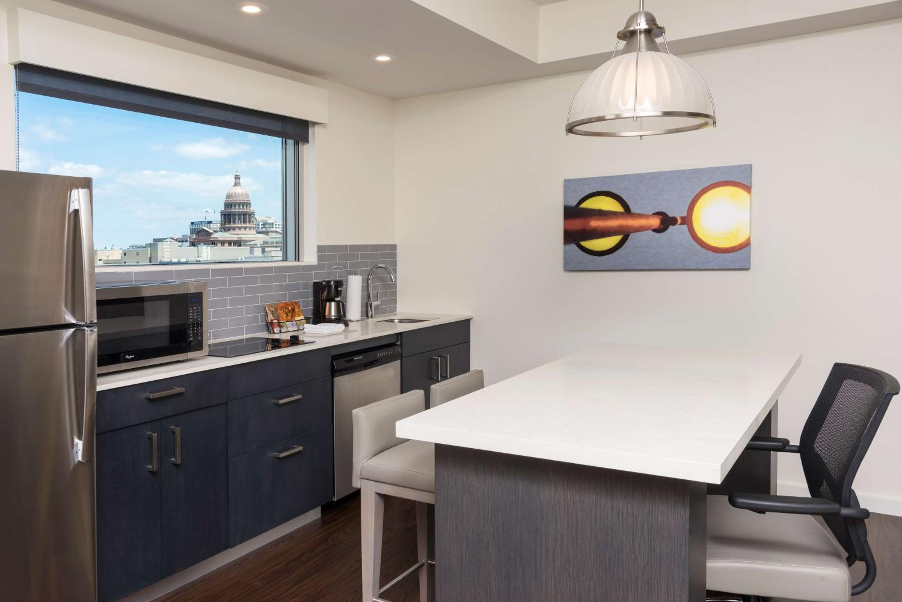 One-Bedroom Suite with Kitchen and Sofa Bed