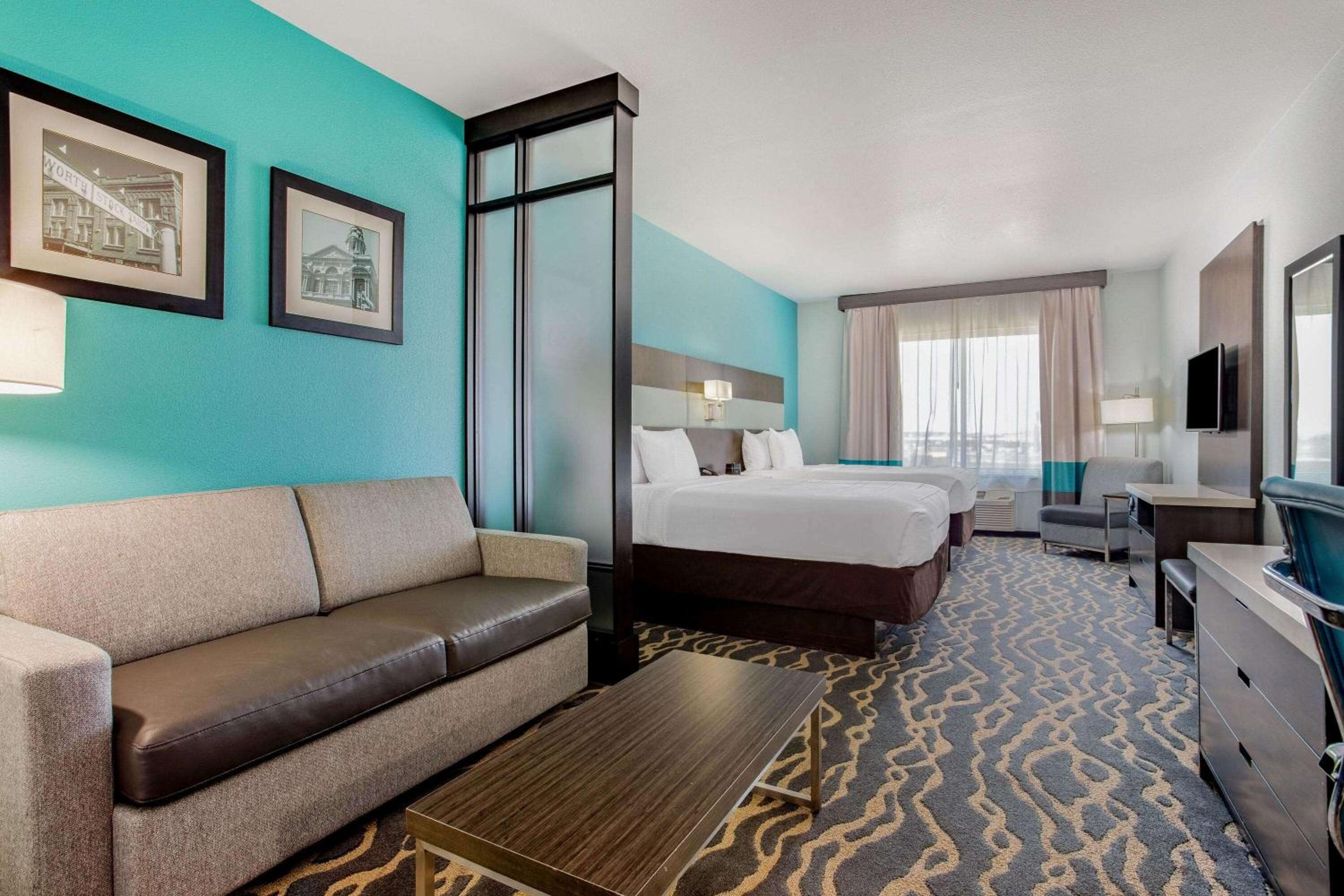 Studio Suite with Two Queen Beds - Non-Smoking photo 2