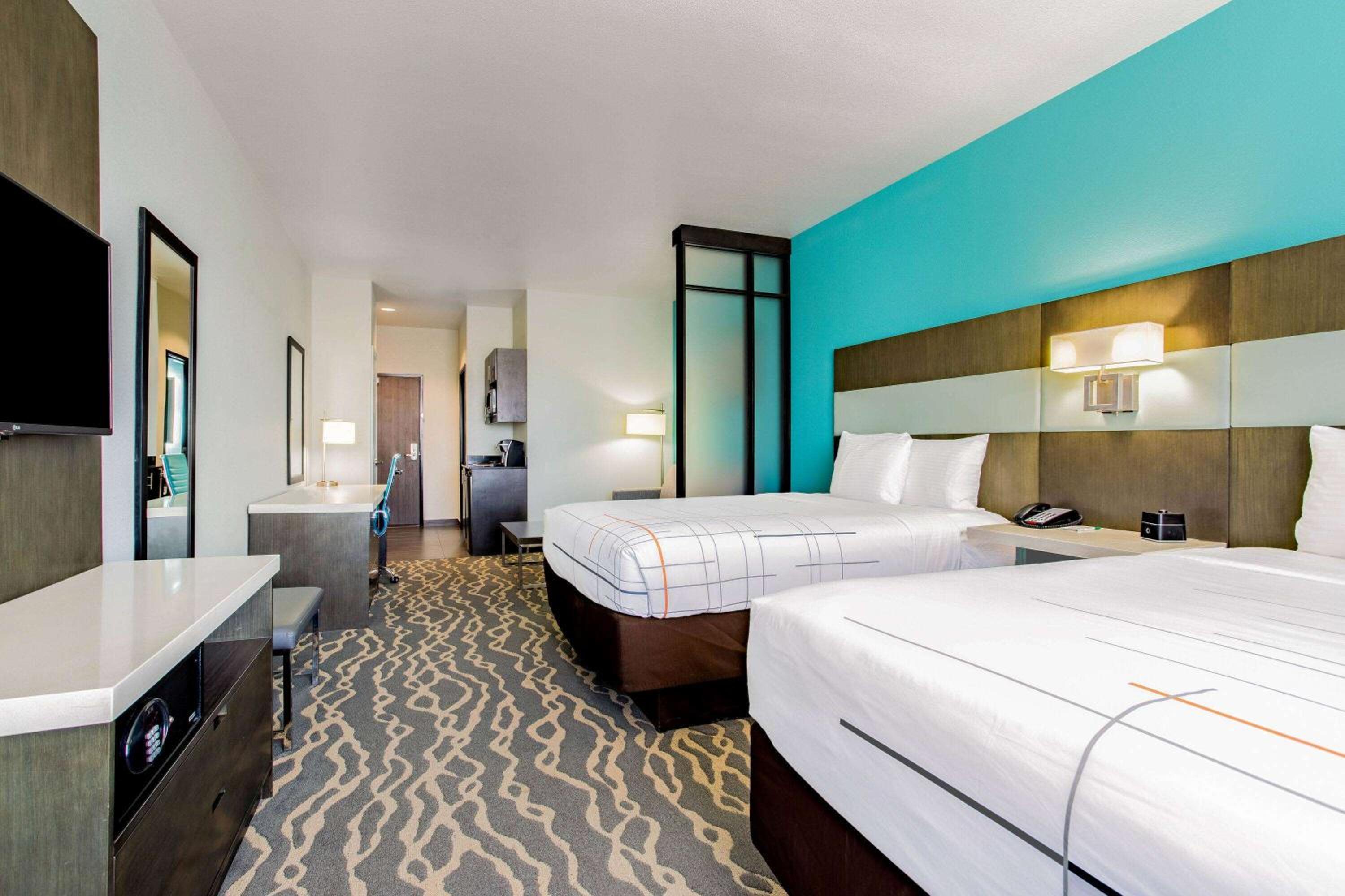 Studio Suite with Two Queen Beds - Non-Smoking photo 3